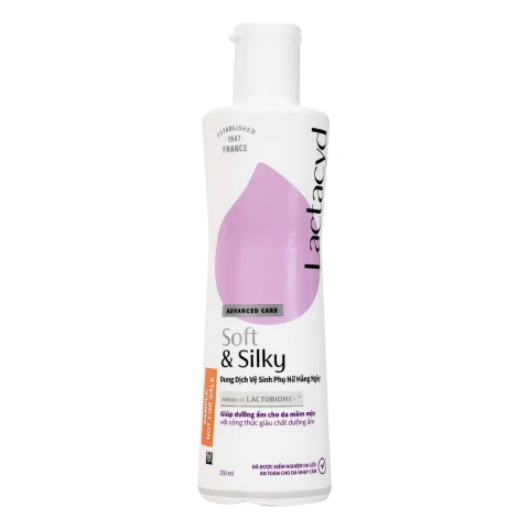 Dung dịch vệ sinh Lactacyd soft   chai tím 150ml
