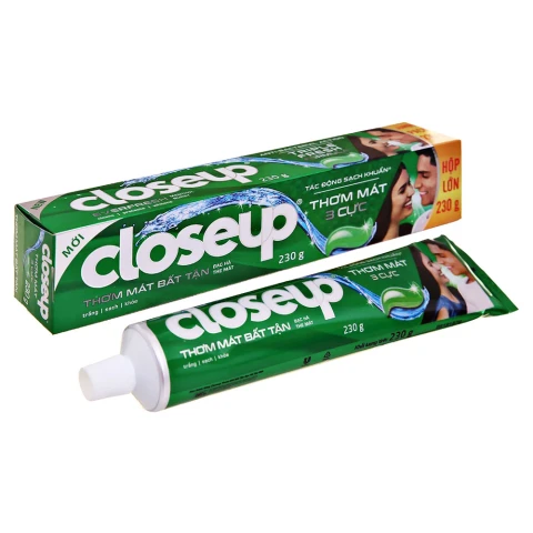 Kem đánh răng Closeup bạc hà thơm mát  230g