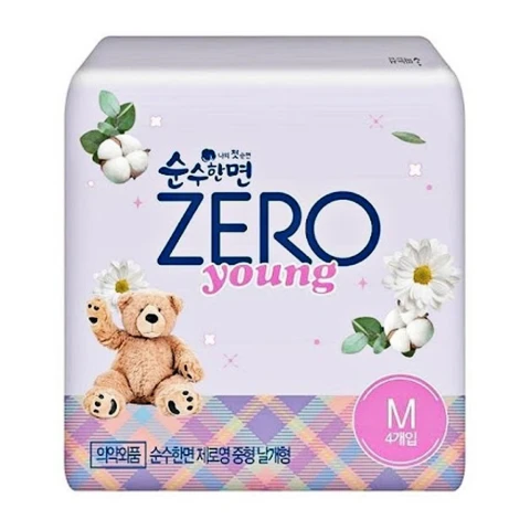 Băng vệ sinh KleanNara Zezo Young có cánh size M 26cm  16 miếng 