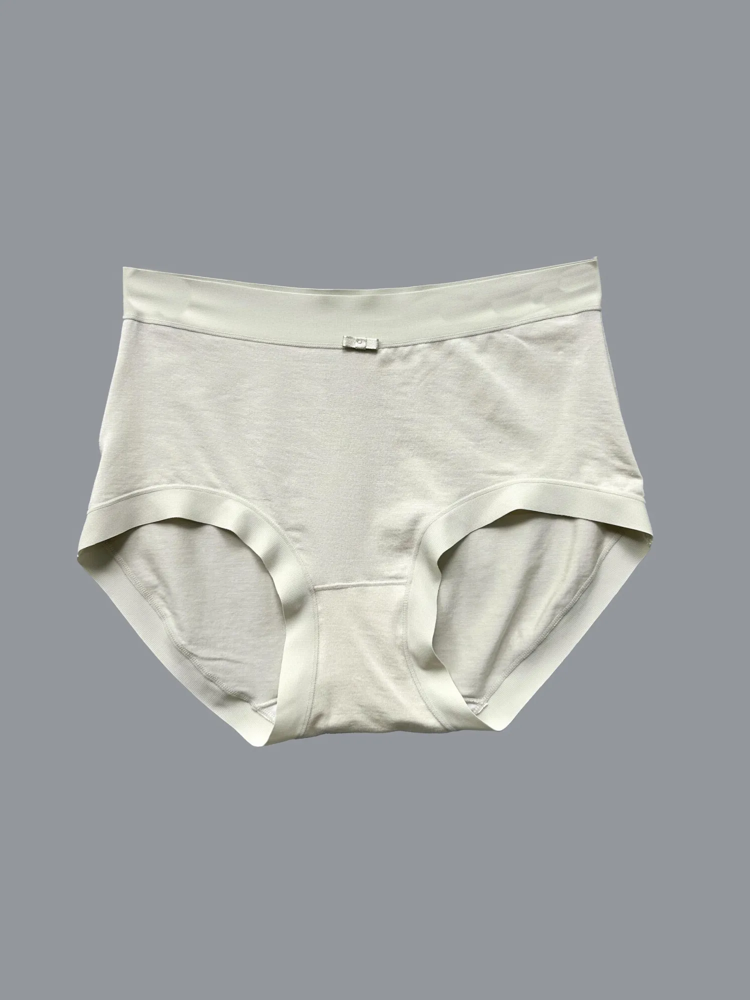 https://sieuthithanhdo.vn/images/products/thoi_trang/anhthoitranggoss/2025/thudong/thang12/19-12-41quanlot/R370792/original/R370792_1.webp