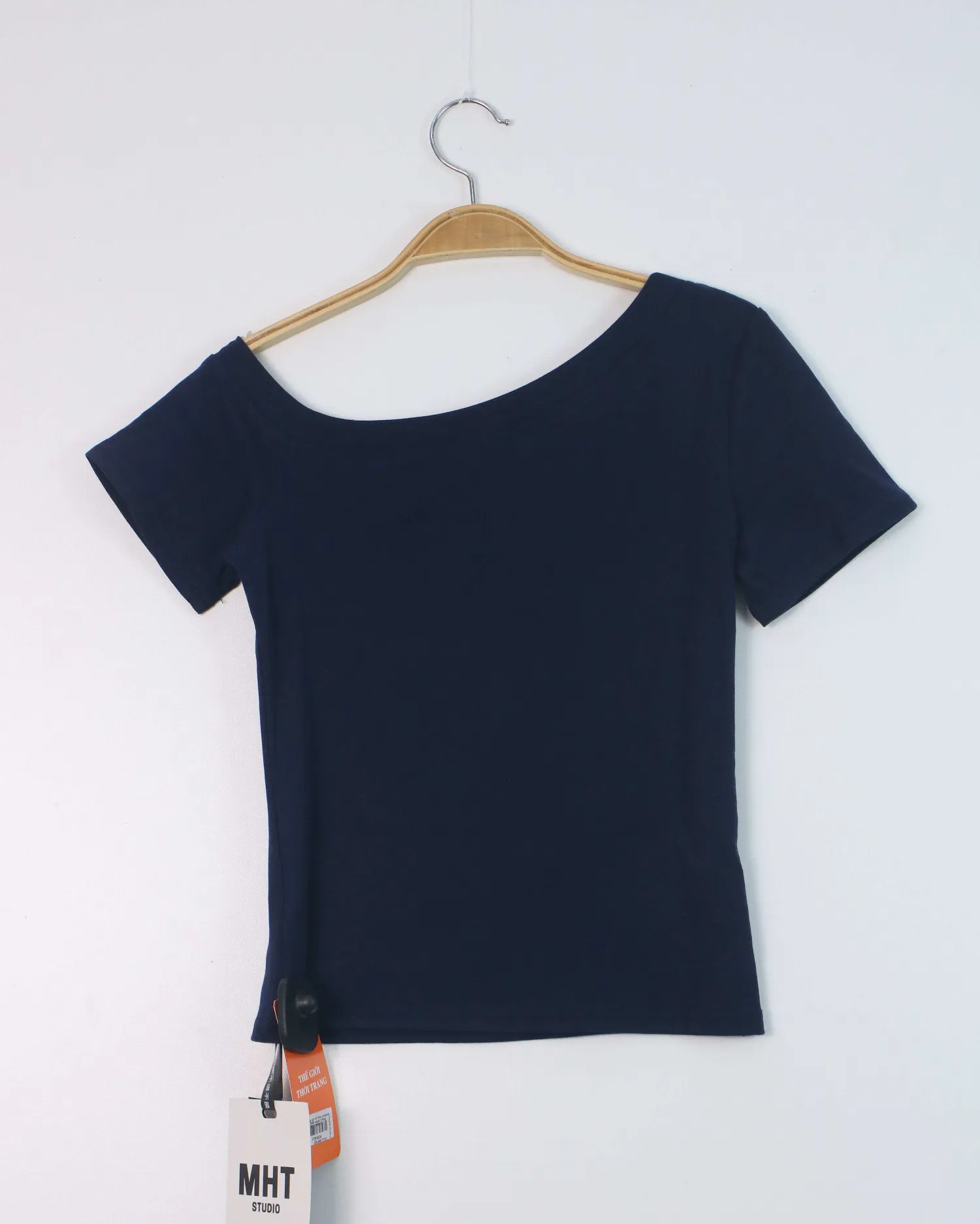 Áo phông nữ cổ tròn croptop TT 2086 trắng hồng H12.2026.2