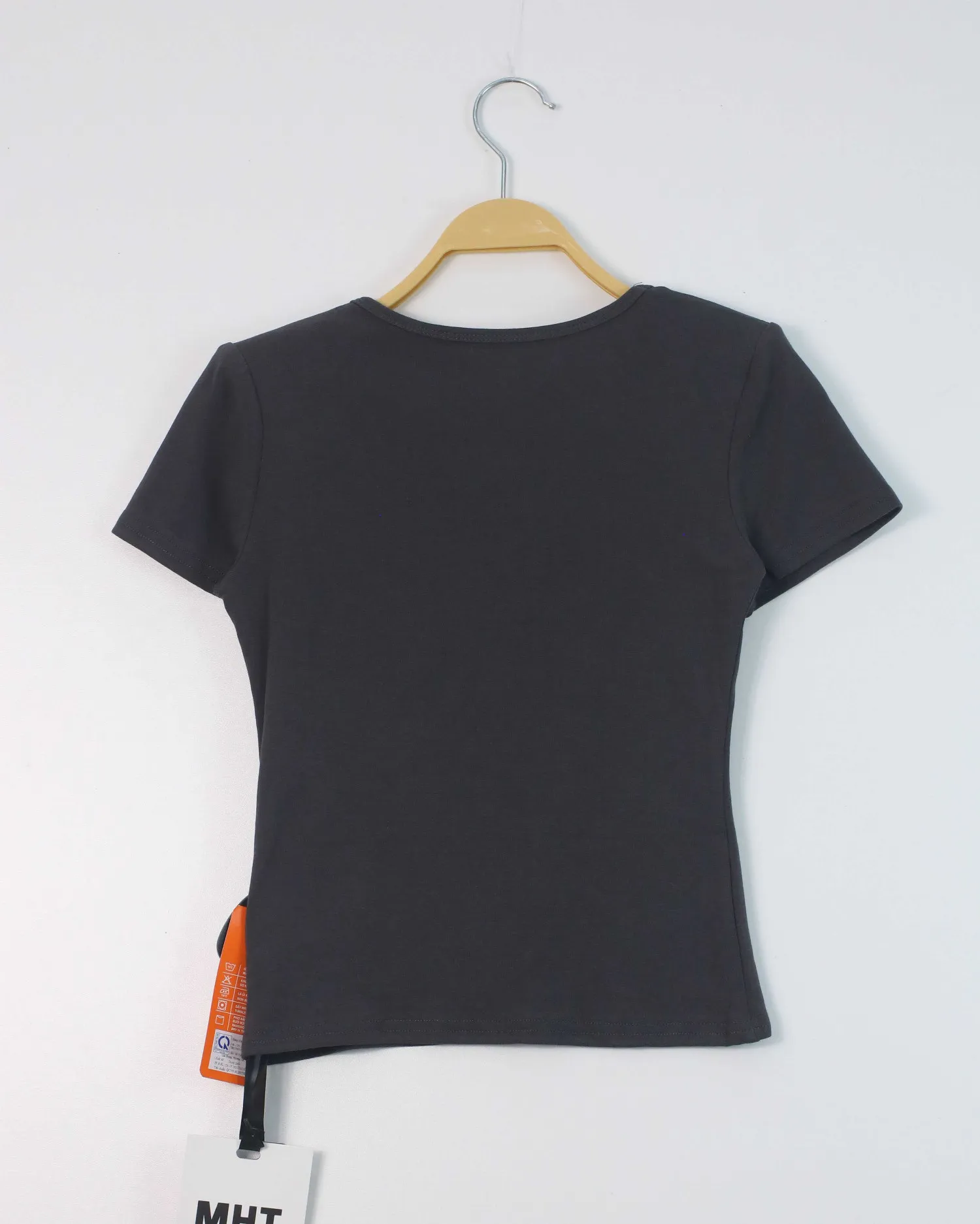 Áo phông nữ cổ tròn croptop TT 2088 cam H12.2026.2