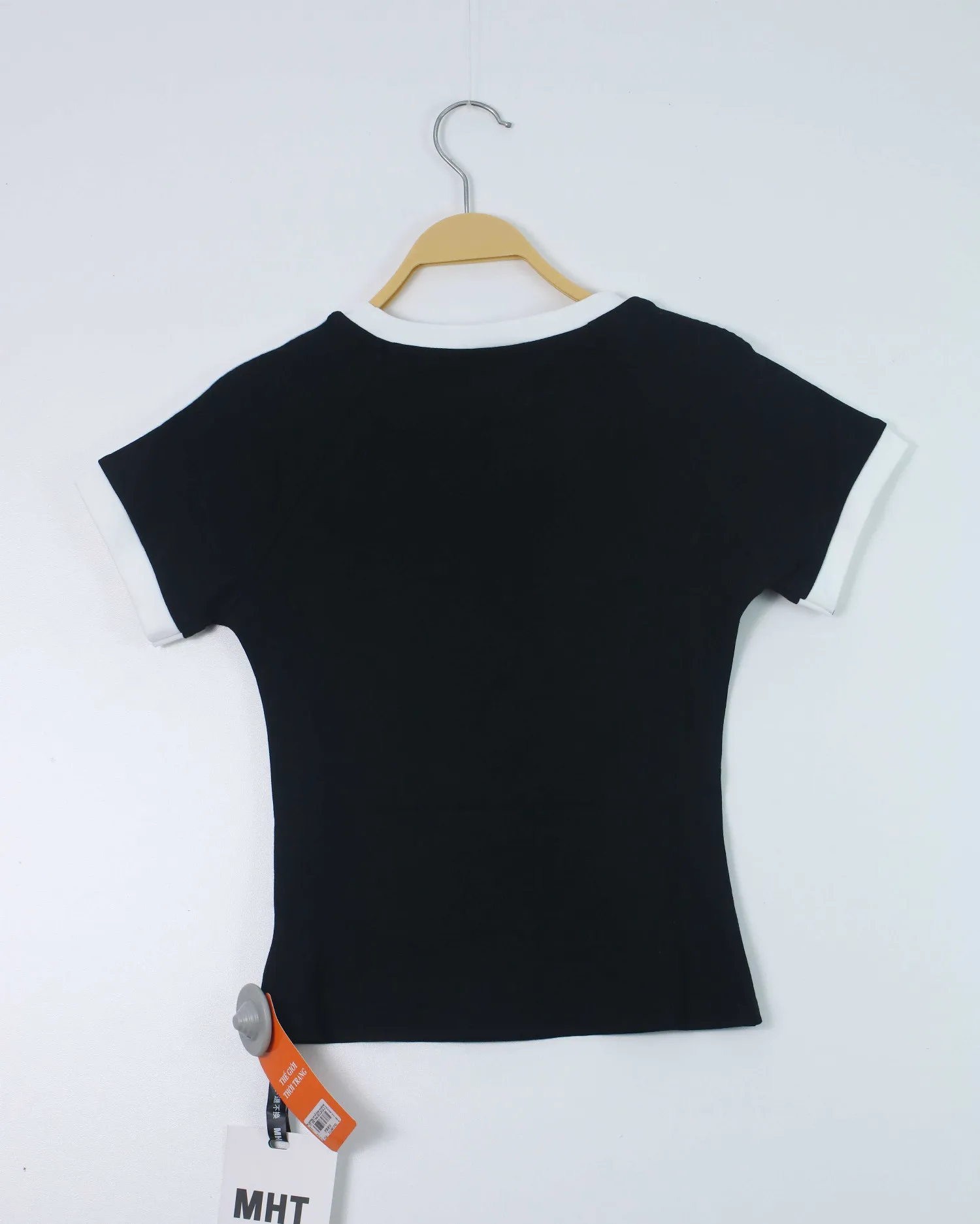 Áo phông nữ cổ tròn croptop TT 2085 trắng H12.2026.2