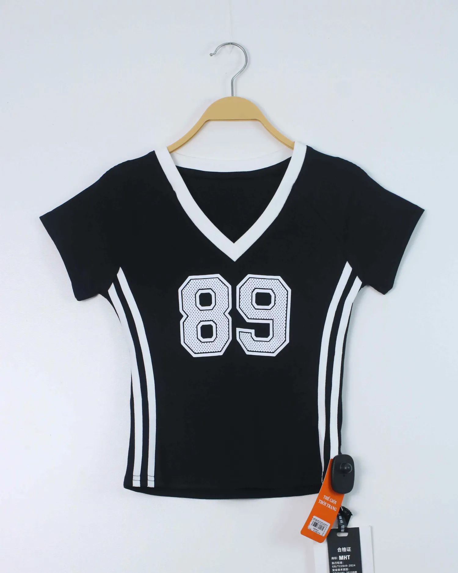 Áo phông nữ cổ tròn croptop TT 2019 đen H12.2026.2