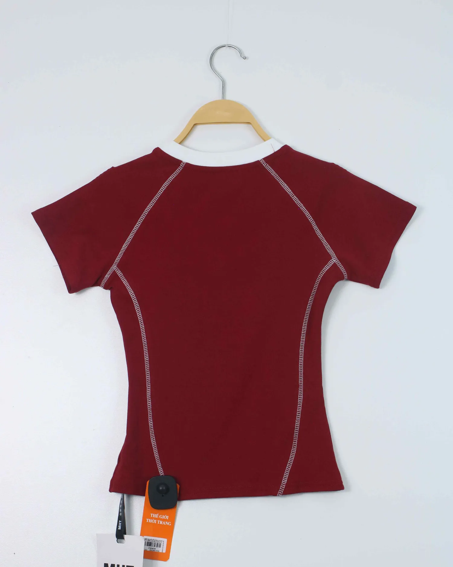 Áo phông nữ cổ tròn croptop TT 2006 đen hồng H12.2026.2