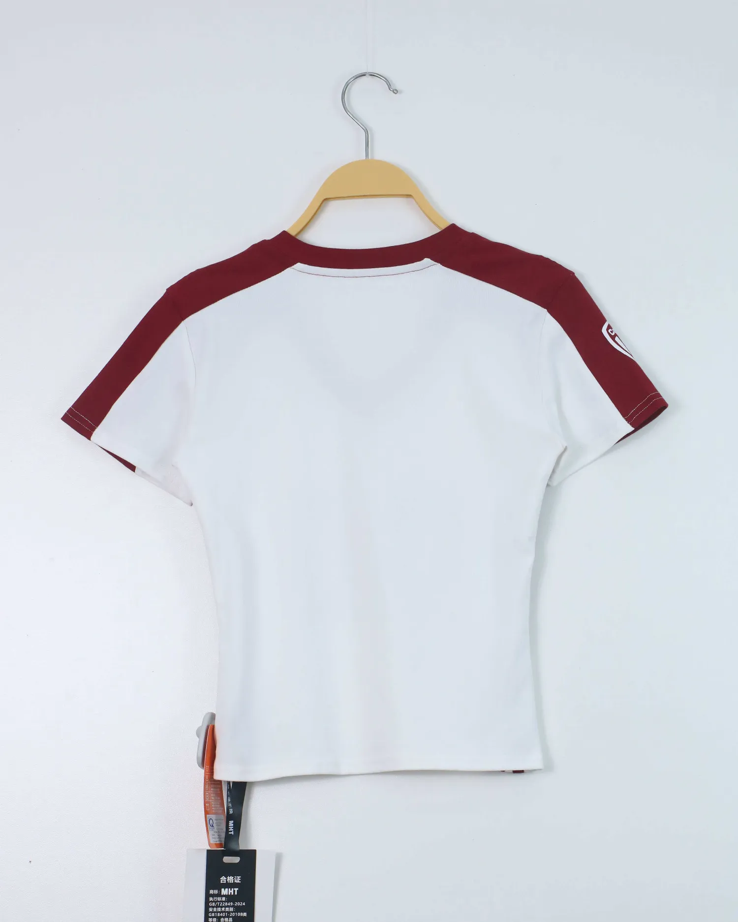 Áo phông nữ cổ tròn croptop TT 2000 đen H12.2026.2