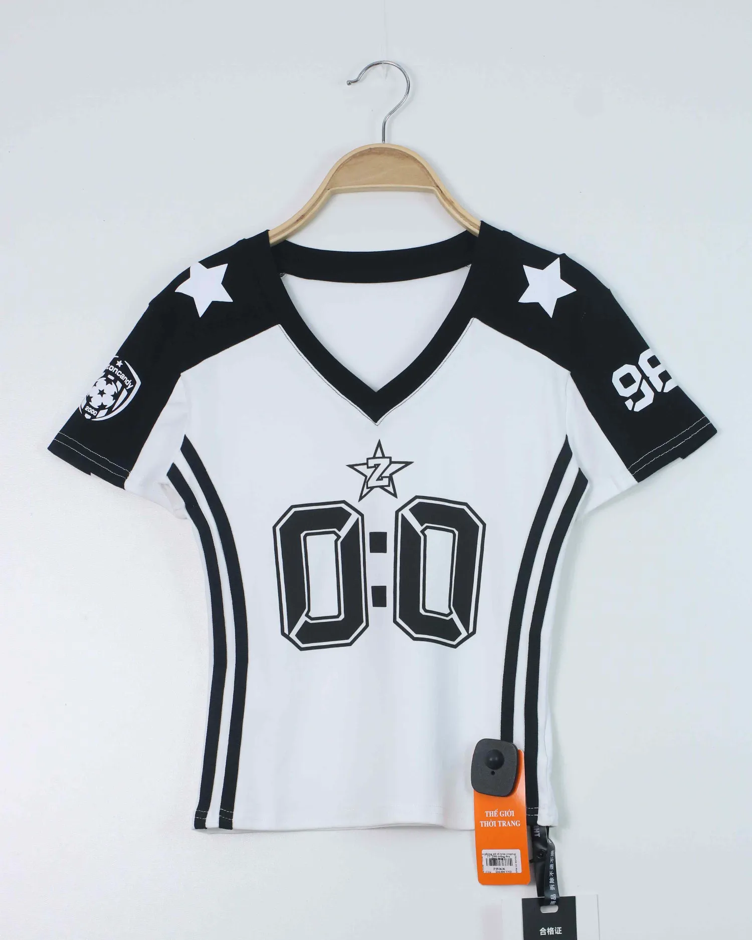 Áo phông nữ cổ tròn croptop TT 2000 đen H12.2026.2