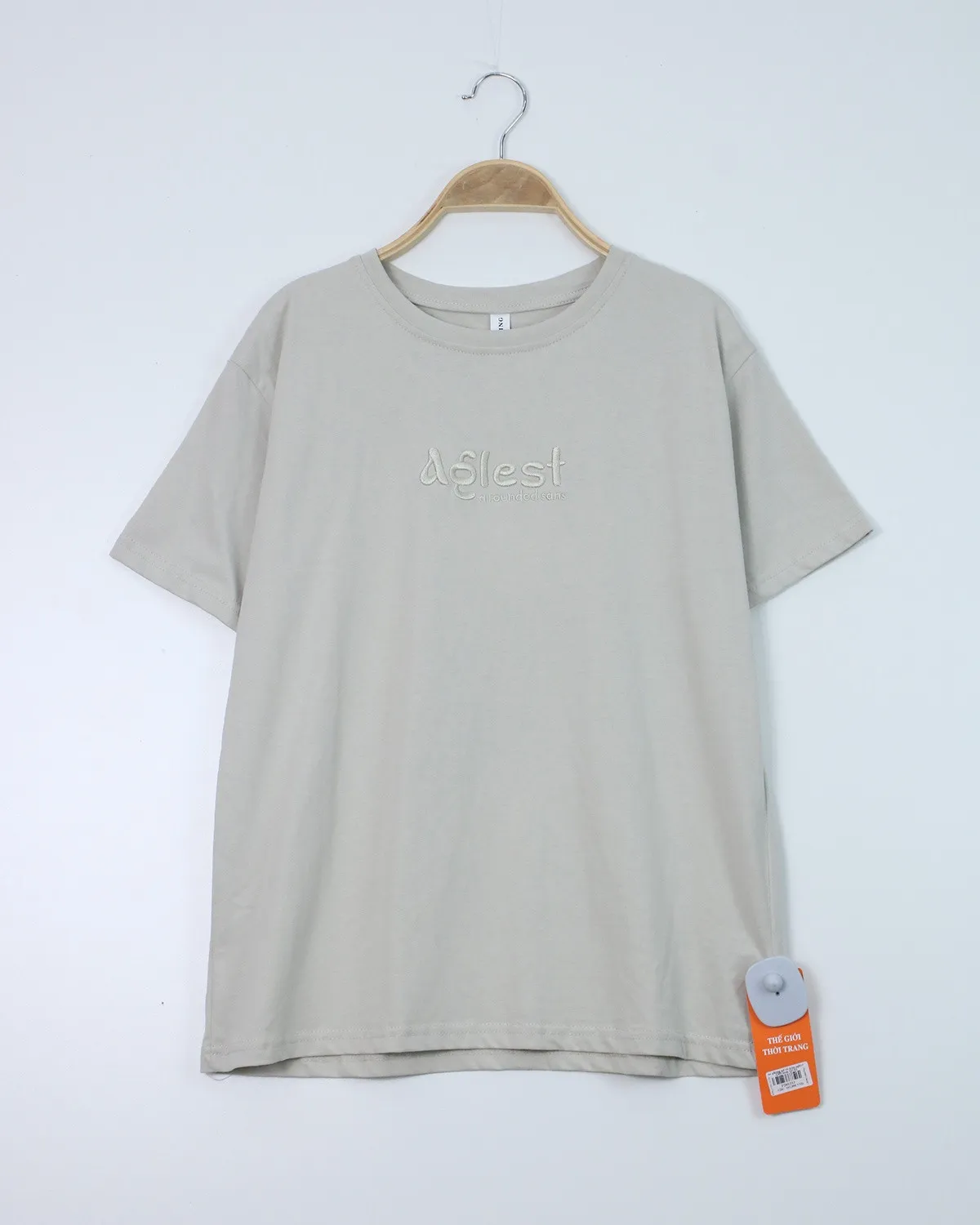 Áo phông nữ cổ tròn Aglest 2305 kem QC02