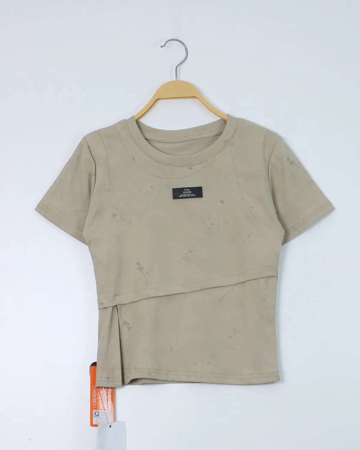Áo phông nữ cổ tròn croptop zip 68313 loang rêu H05.2026.1