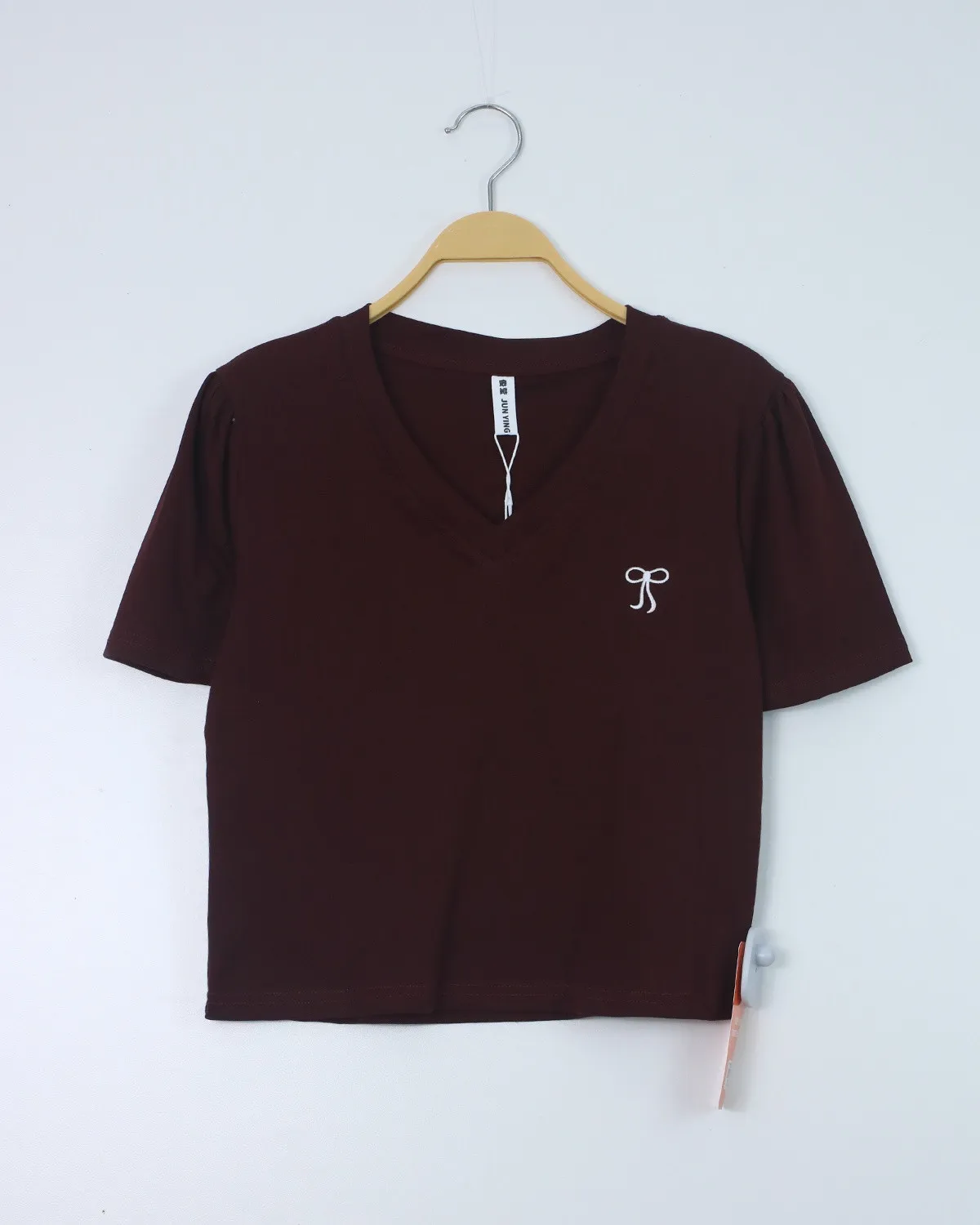 Áo phông nữ cổ tròn ôm zip 1115 trắng H01.2026.1
