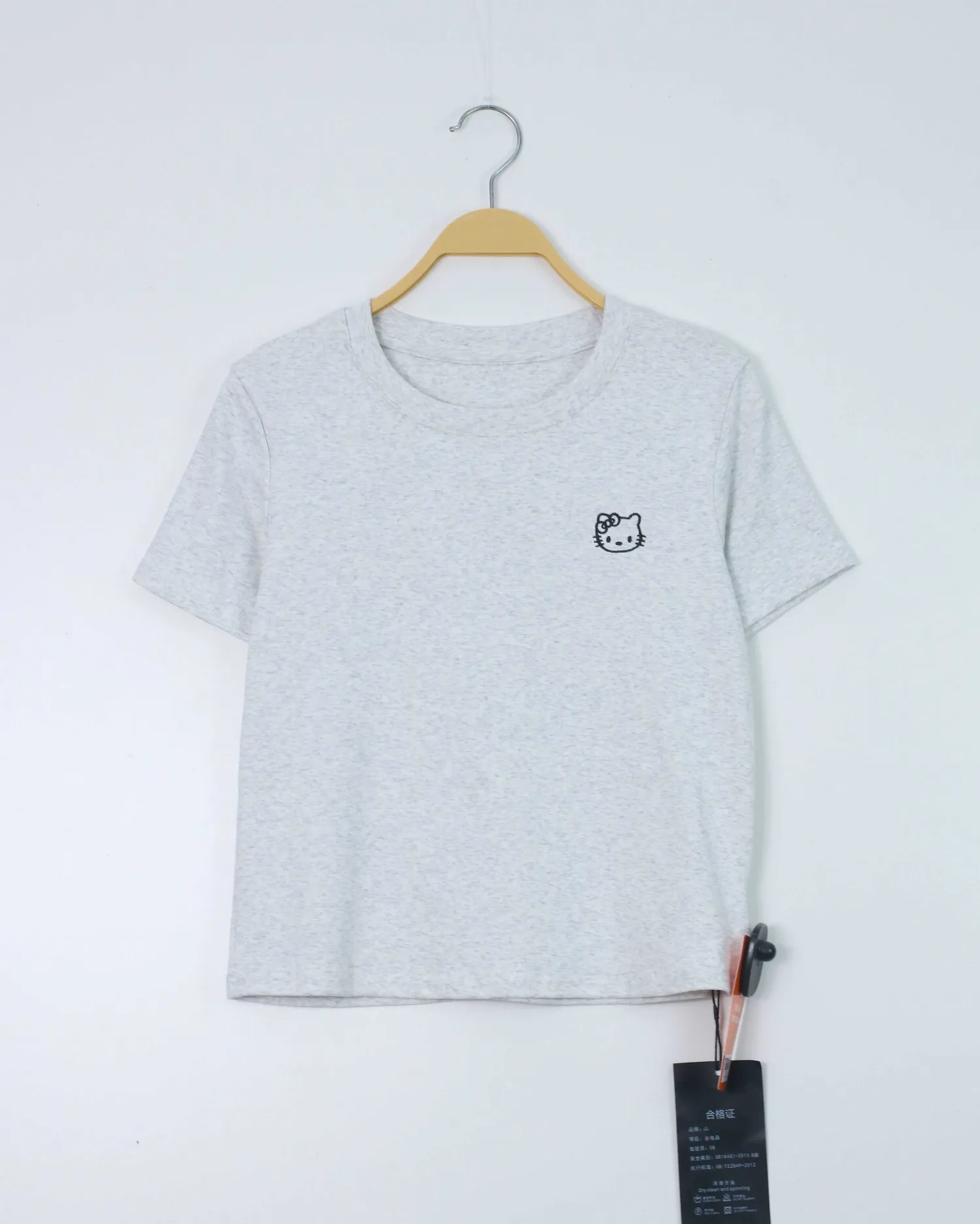 Áo phông nữ cổ tròn nhỏ zip 5507 đỏ H09.2026.1