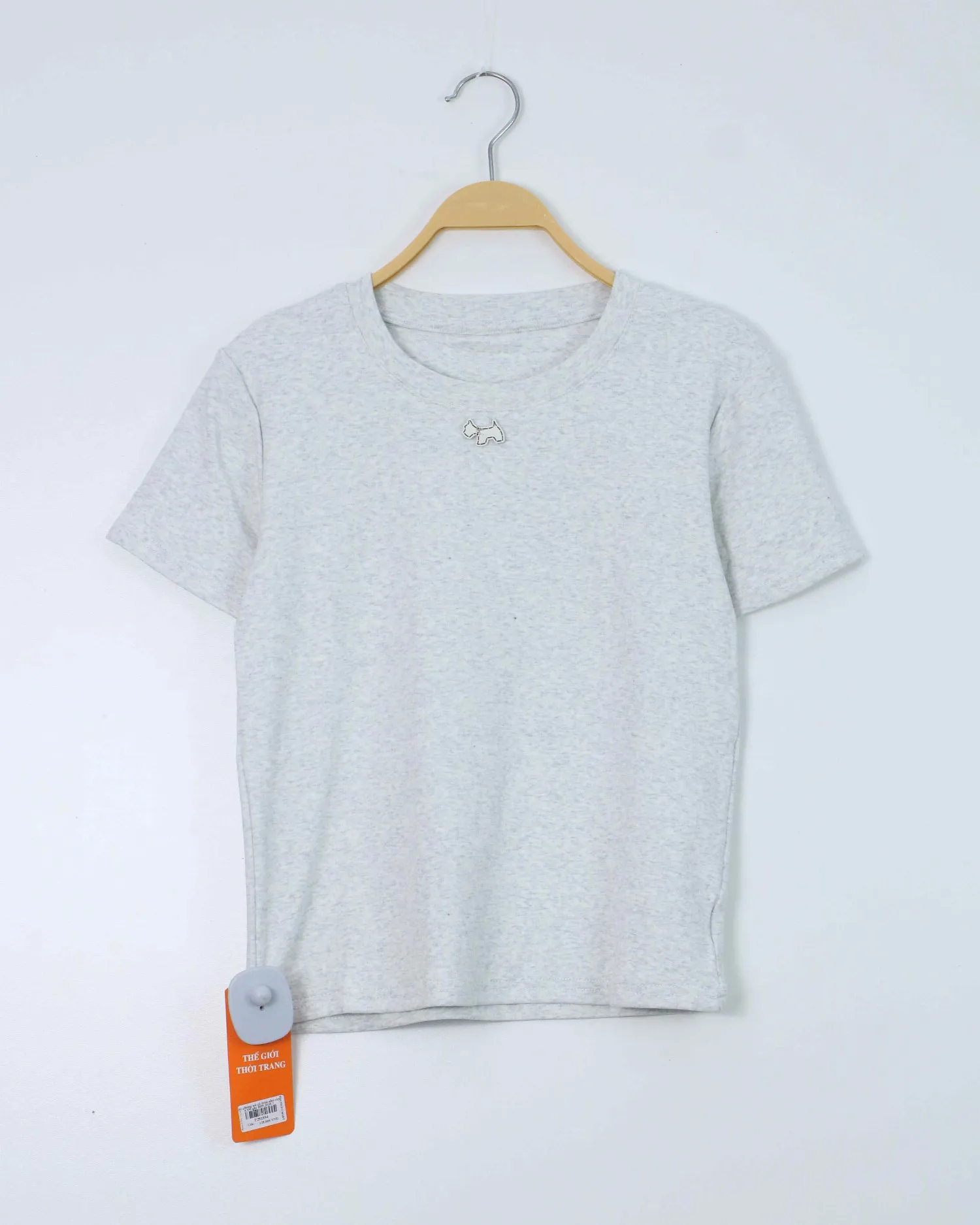 Áo phông nữ cổ tròn nhỏ zip 8300 trắng H09.2026.1