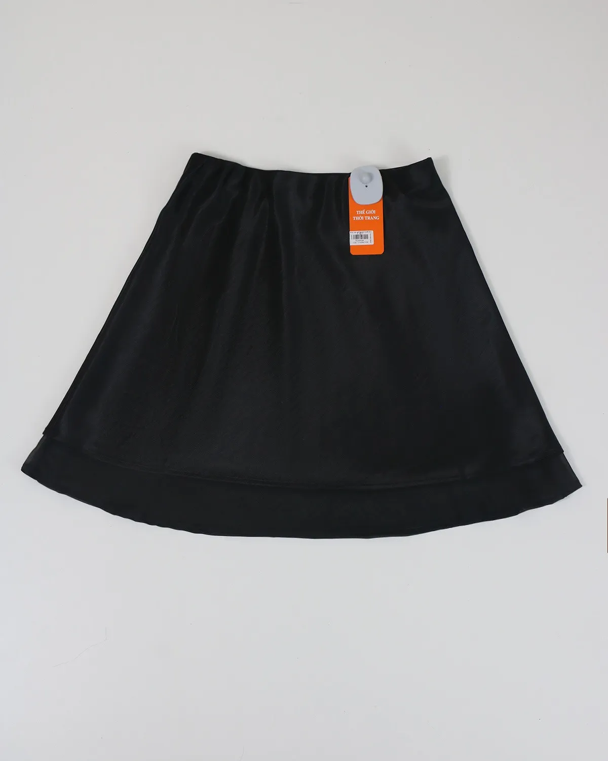 Chân váy nữ lụa lỡ 1128 Kem L  QC7