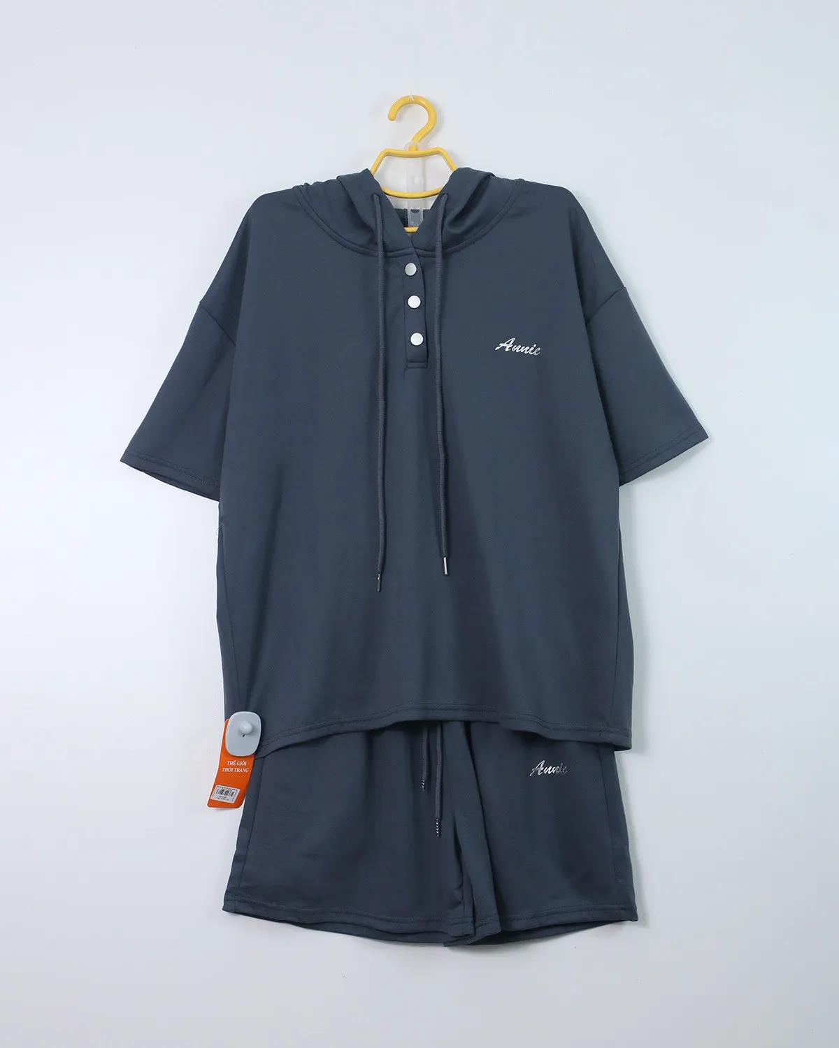 https://sieuthithanhdo.vn/images/products/thoi_trang/anhthoitranggoss/2026/nam2026online/a%20hieu/thang5/16-5/Q072345/original/Q072345_1.webp