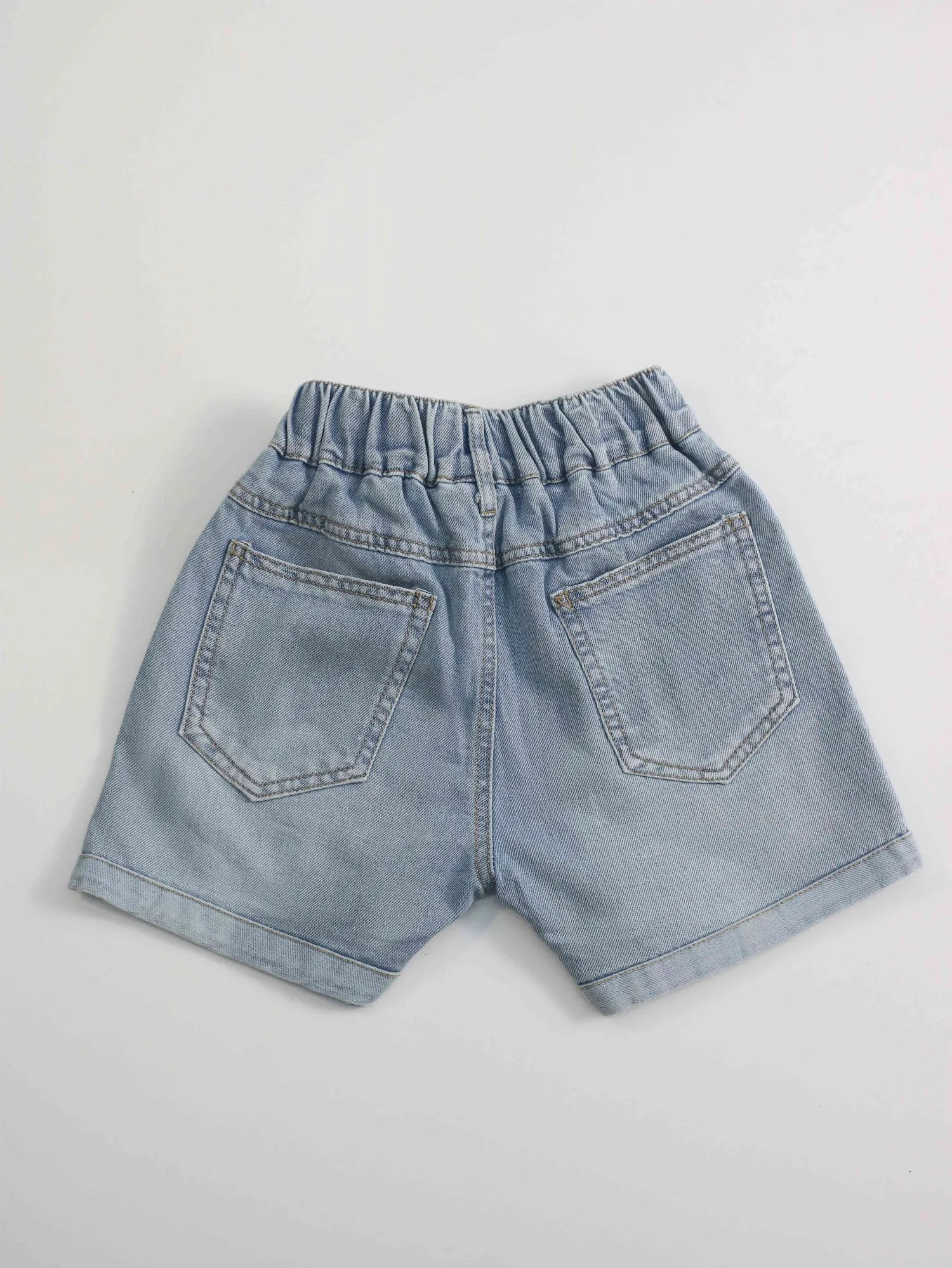 https://sieuthithanhdo.vn/images/products/thoi_trang/anhthoitranggoss/2026/nam2026online/a%20hieu/thang5/4-5/T253712/original/T253712_3.webp
