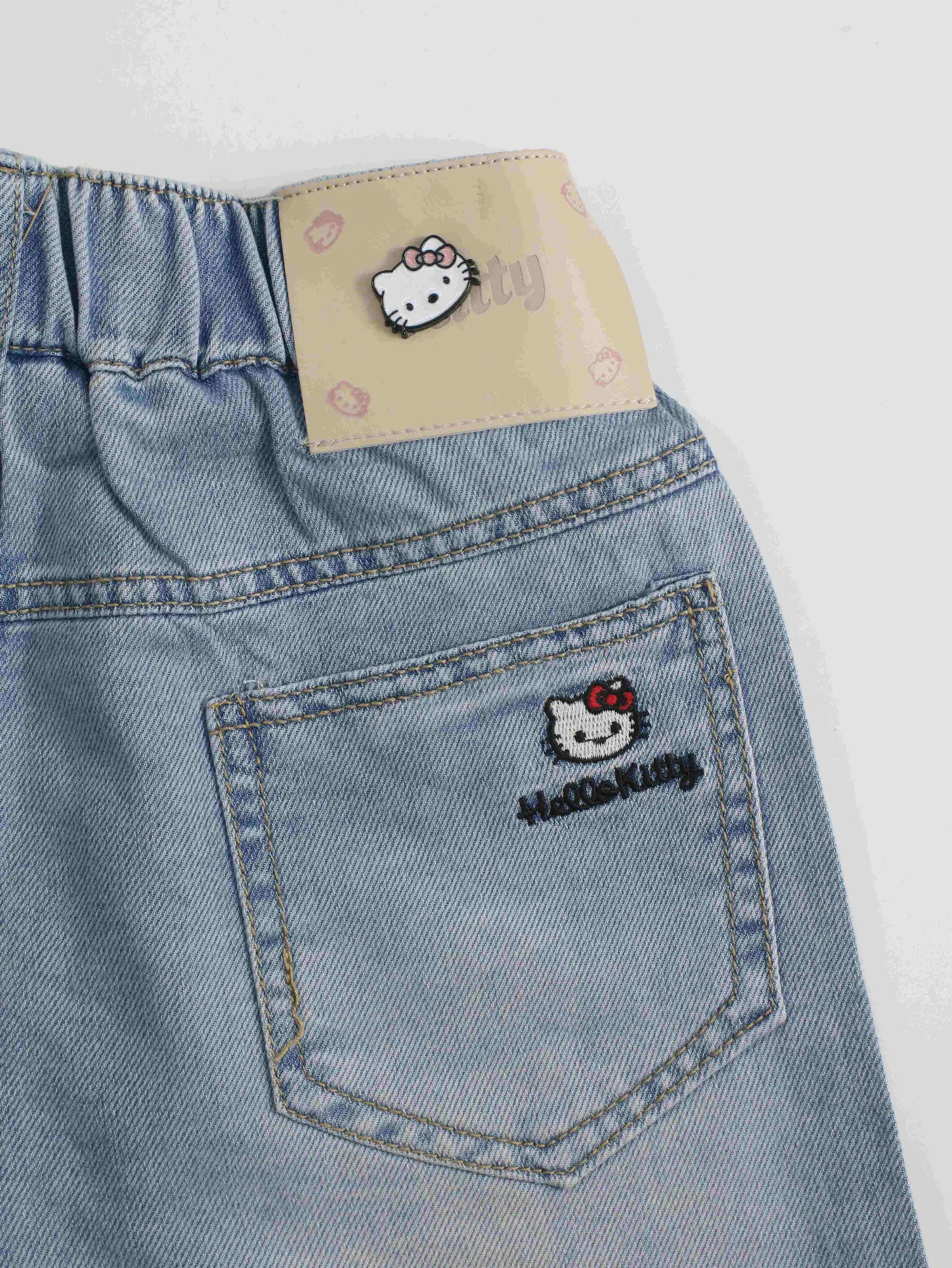 https://sieuthithanhdo.vn/images/products/thoi_trang/anhthoitranggoss/2026/nam2026online/a%20hieu/thang5/4-5/T253735/original/T253735_4.webp