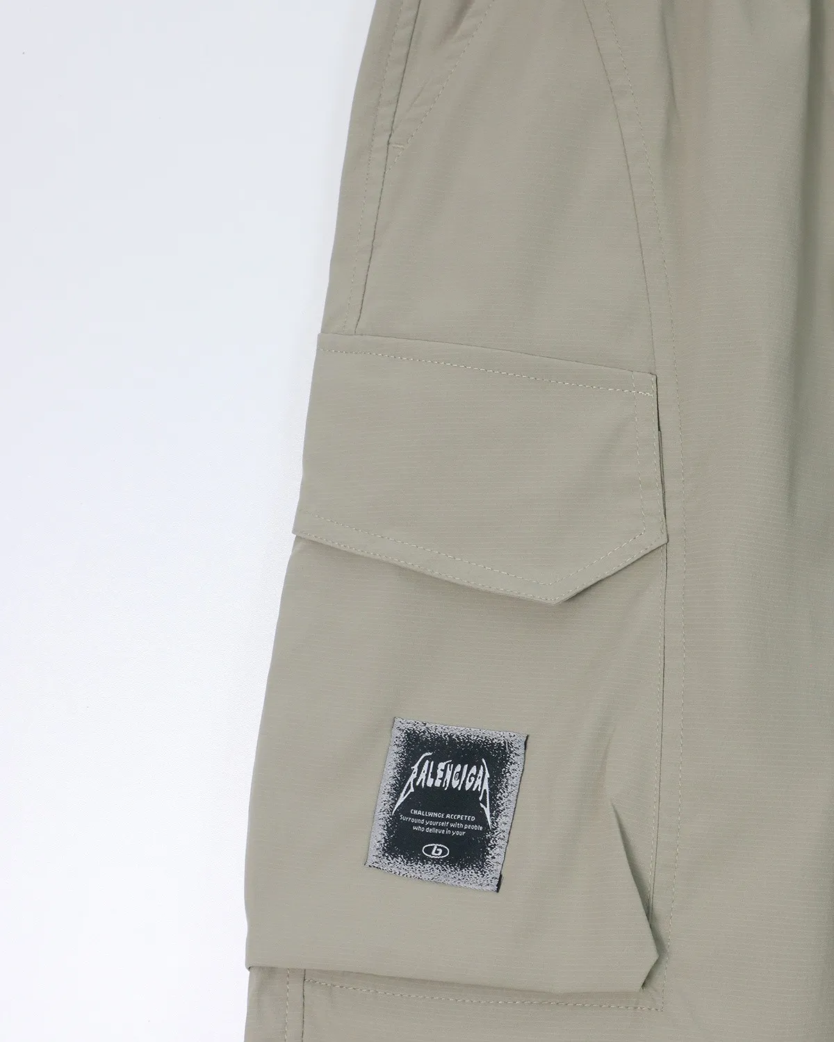 Quần ngố nam kiểu 2813 be size 30 . AL08