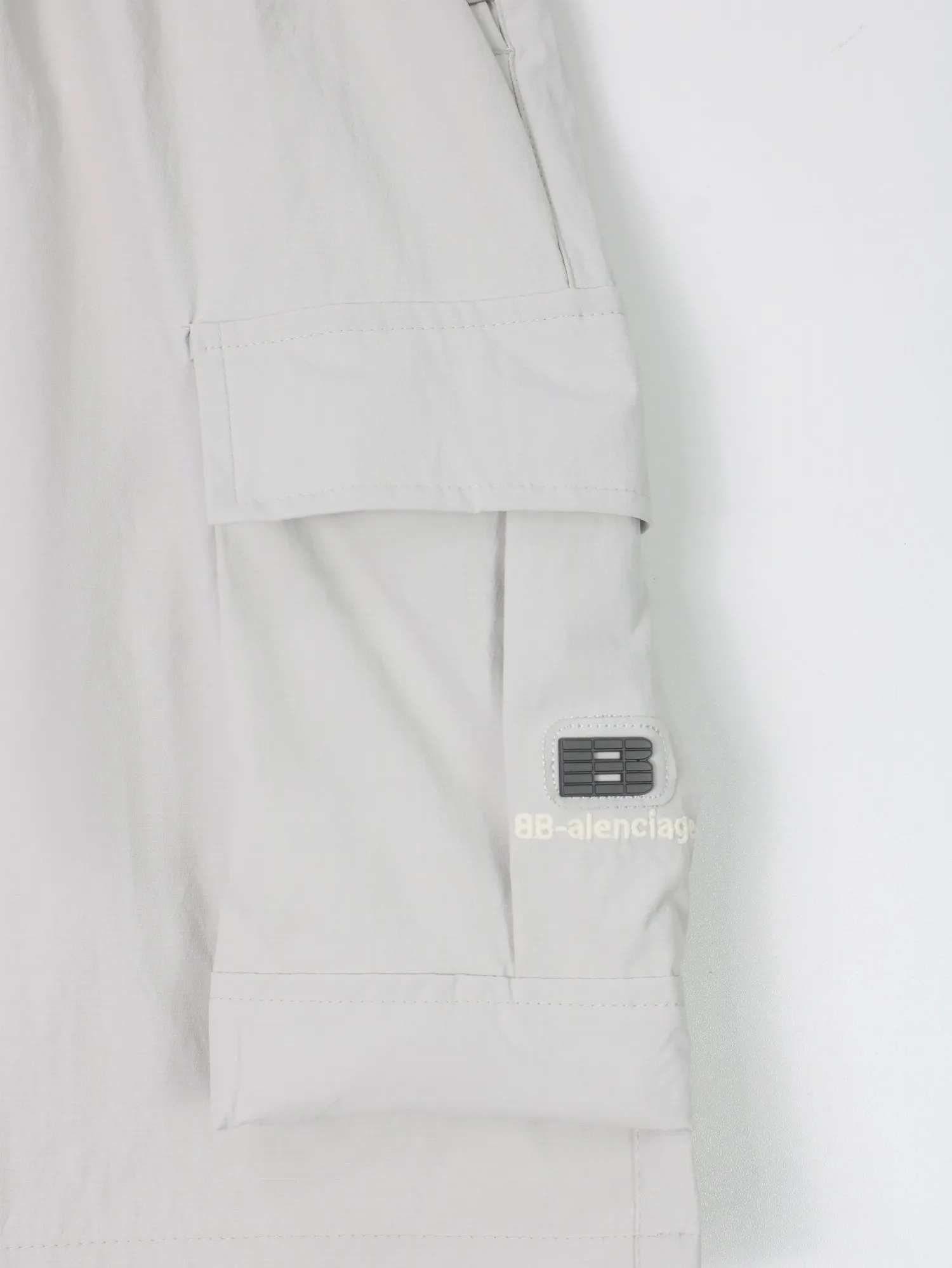Quần ngố nam kiểu 3302 trắng size 32 . AL08