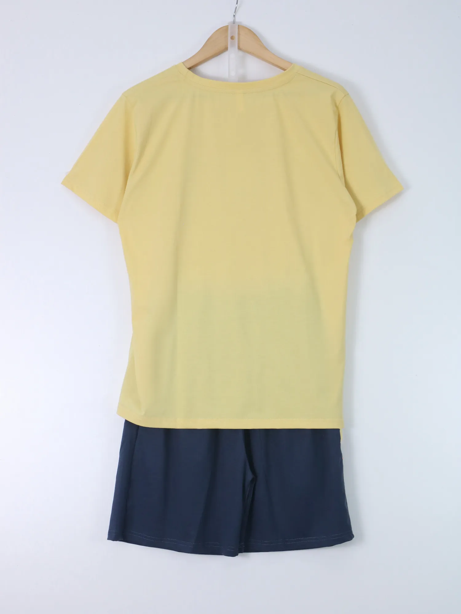 https://sieuthithanhdo.vn/images/products/thoi_trang/anhthoitranggoss/2026/nam2026online/a%20hieu/thang5/7-5/Q071956/original/Q071956_3.webp