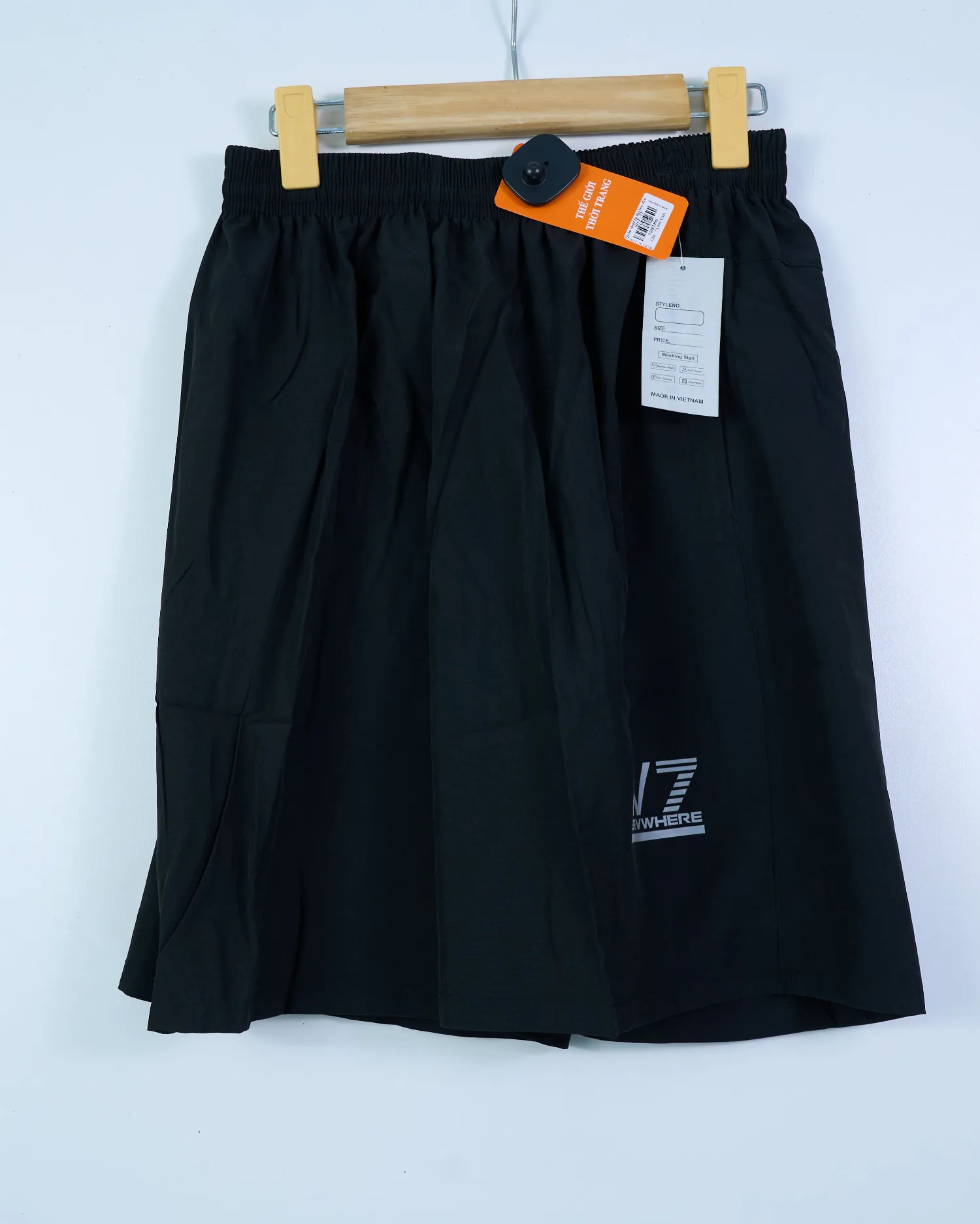 Quần short dù đại béo  đen size F . TT