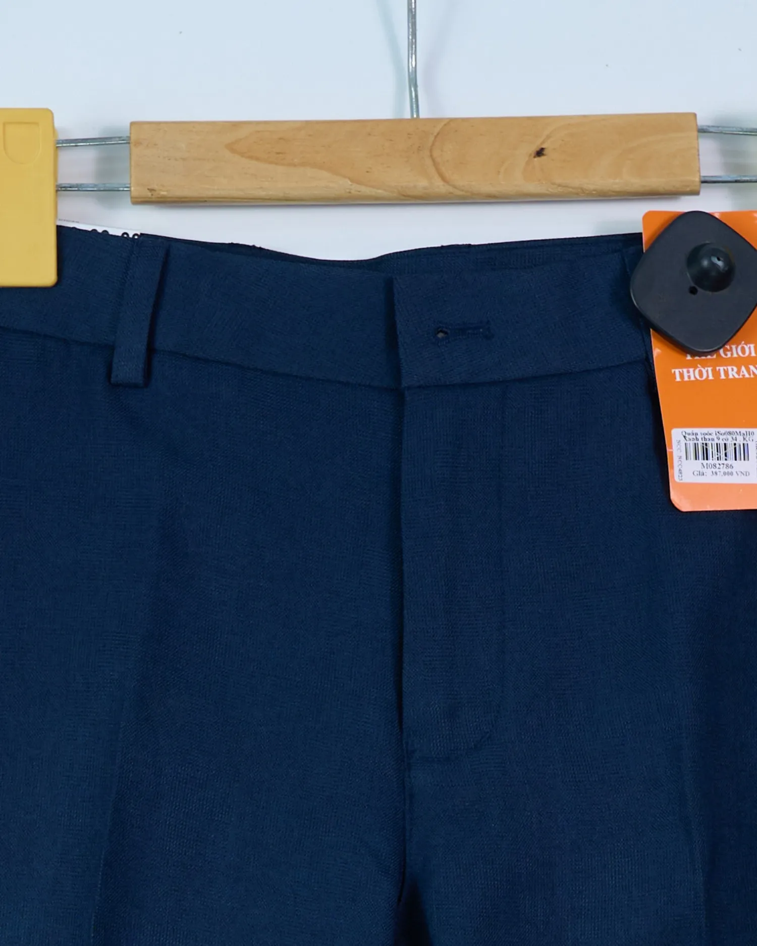 Quần short dù vân 111 AB đen size XL. TT