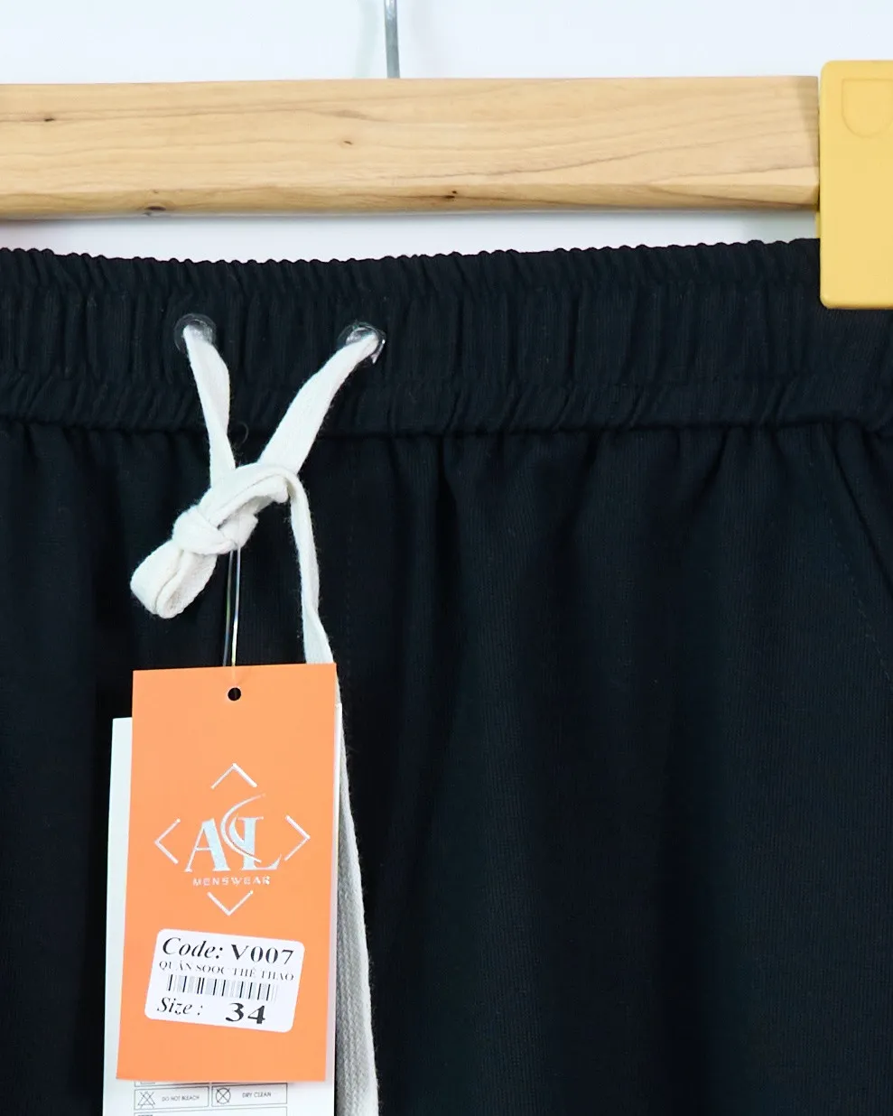 Quần short umi nhật V003 đen size 34 . TT