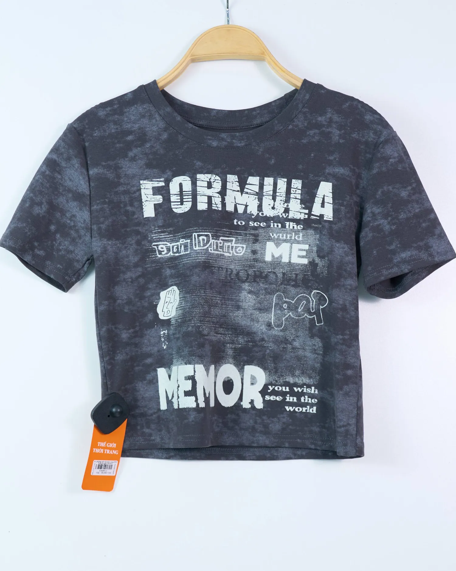 Áo phông nữ cổ tròn crop 853 fomula ghi SIEU03
