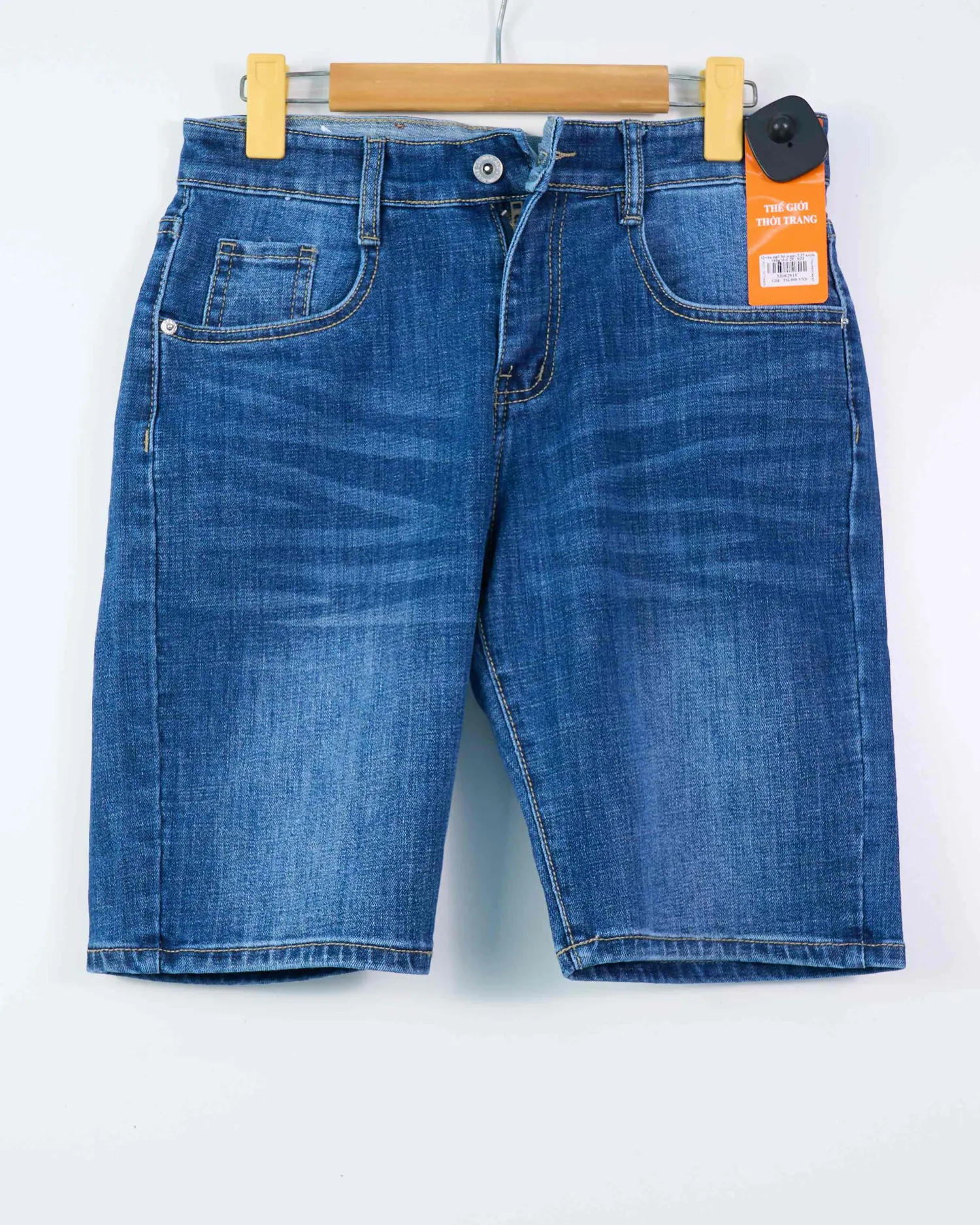 Quần ngố bò jeans T37 xanh sáng size 29 . MH