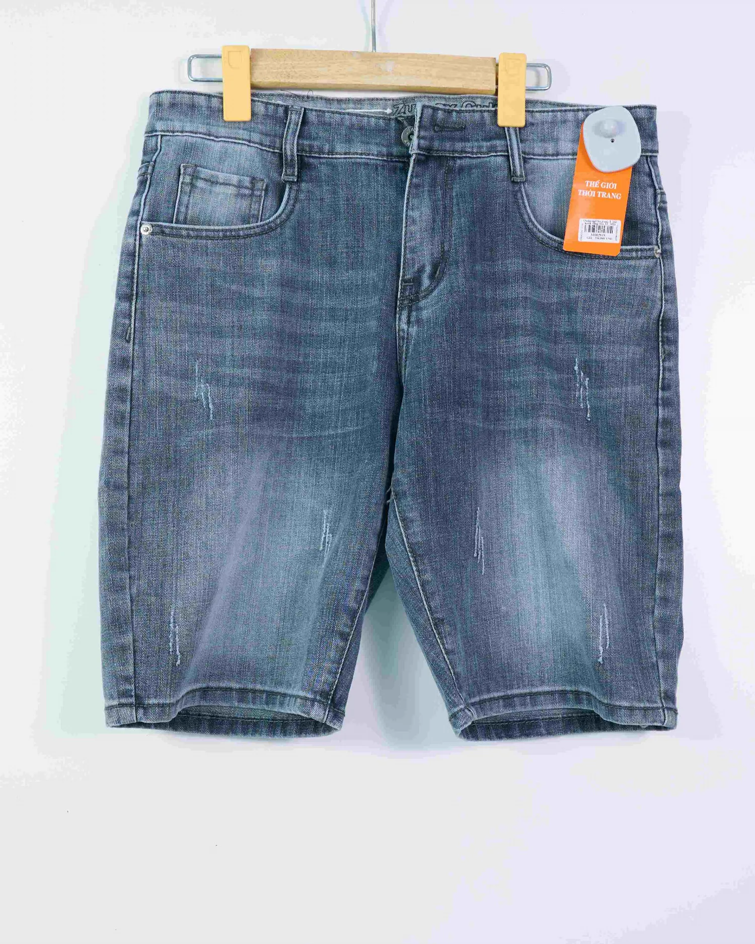Quần ngố bò jeans T-166 xanh sáng size 32 . MH