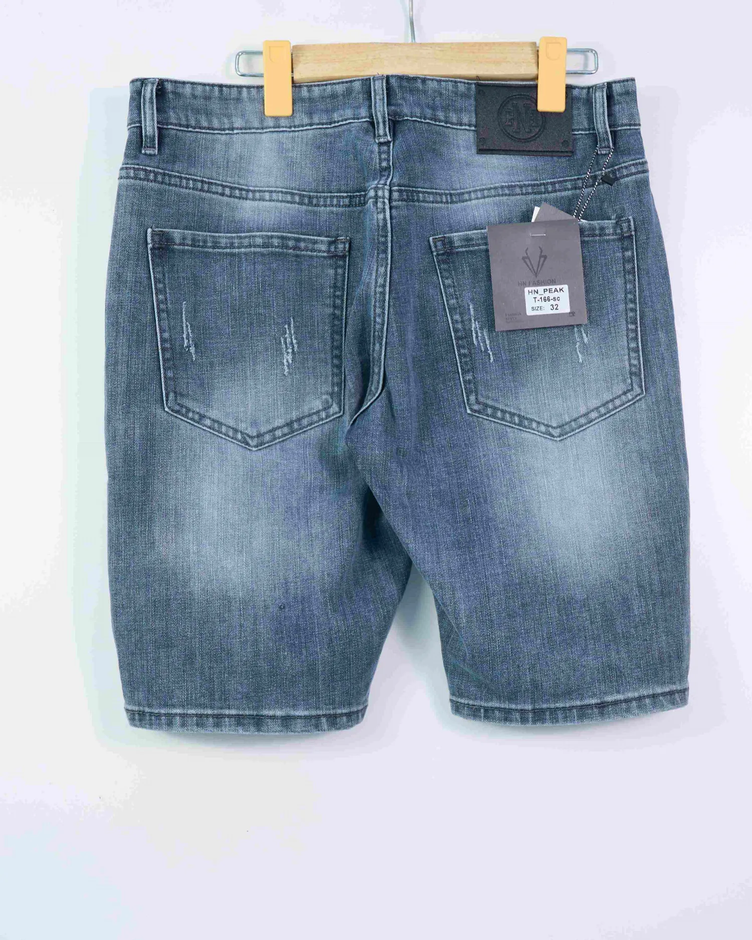 Quần ngố bò jeans T-166 xanh sáng size 32 . MH