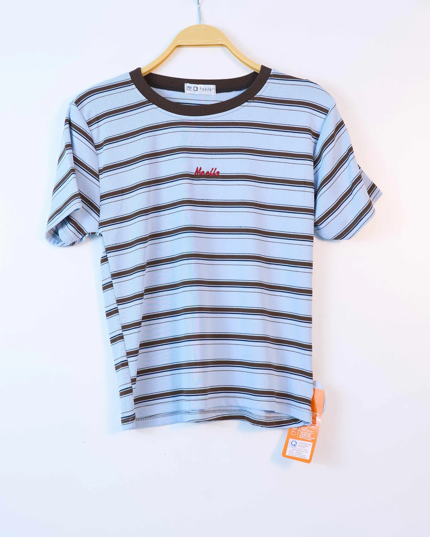 Áo phông nữ cổ tròn kẻ zip Me ells đen H.Thắng