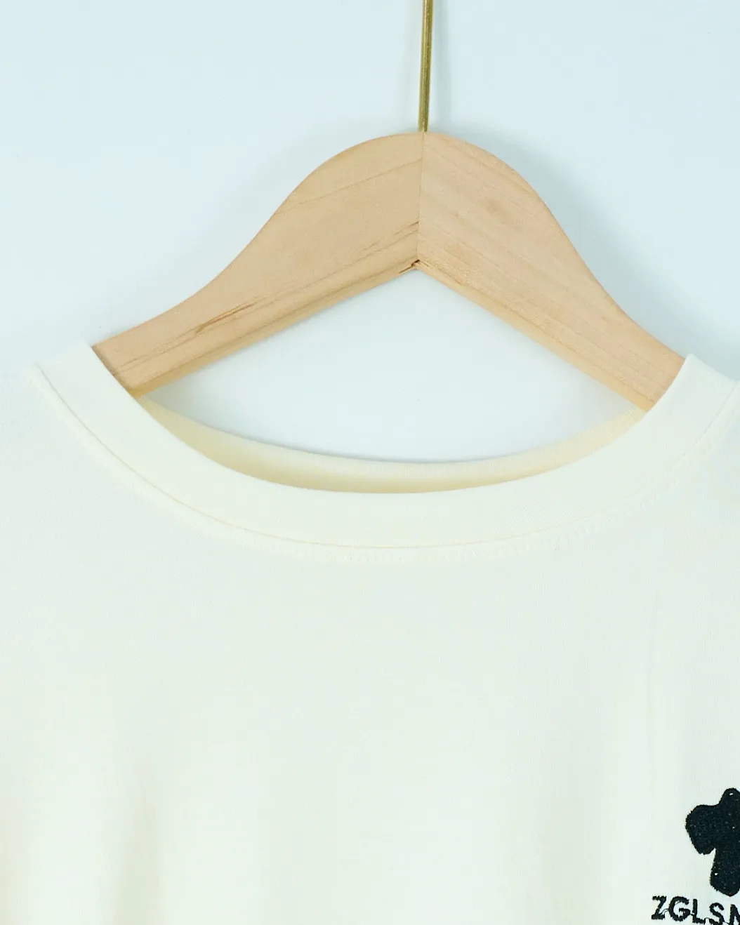 Áo phông cổ tròn nữ nhỏ zip ngựa be H.Cường