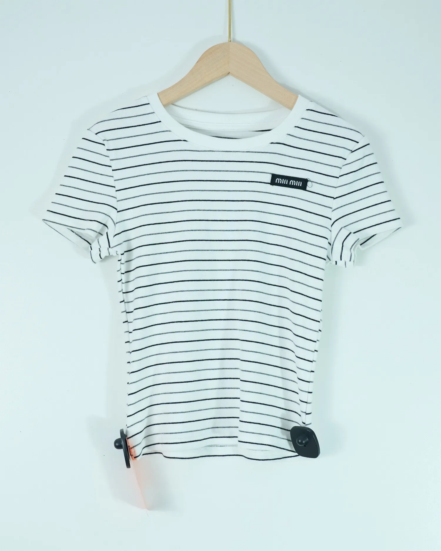 Áo phông nữ cổ tròn kẻ zip nâu H.Thắng