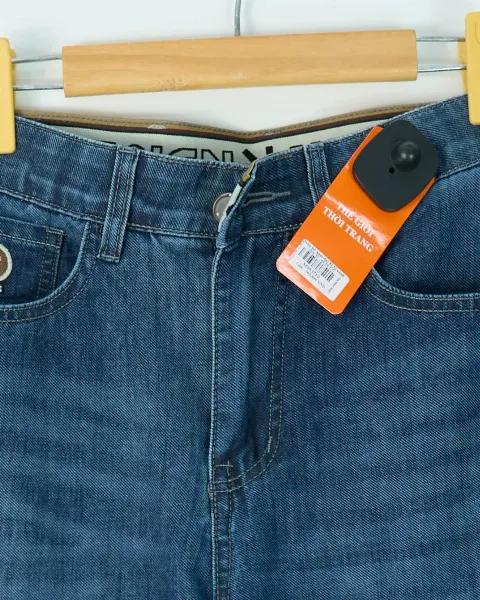 Quần bò nam dài 8132 xanh size 31 . AL16 CC