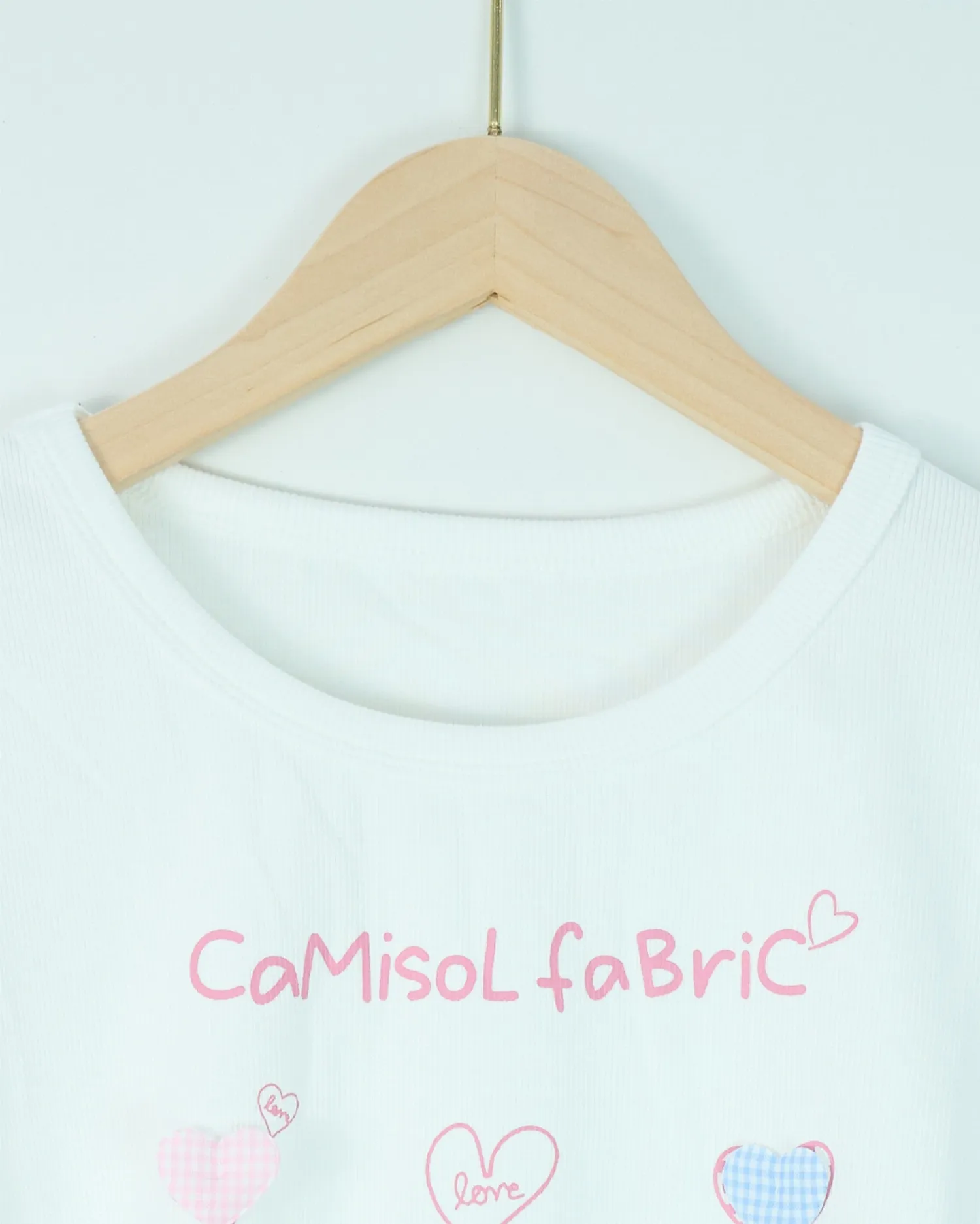 Áo phông nữ cổ tròn croptop tăm 8835 trắng H25.2026.1