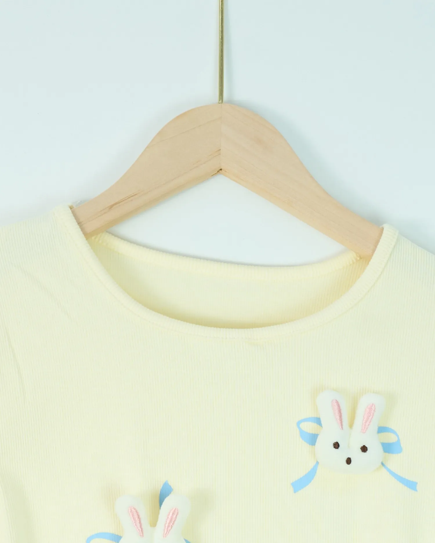 Áo phông nữ cổ tròn croptop tăm 3325 vàng H25.2026.1