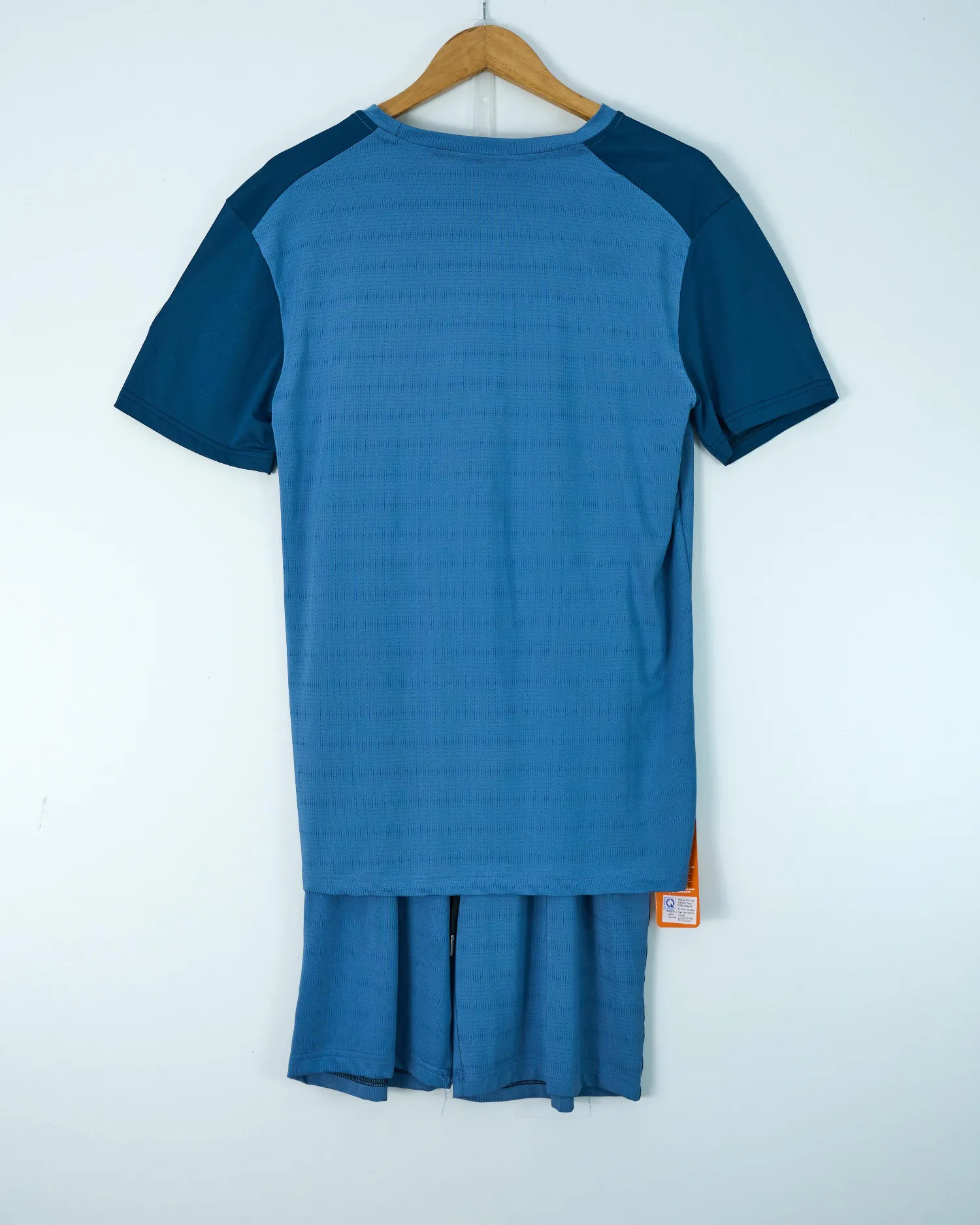https://sieuthithanhdo.vn/images/products/thoi_trang/anhthoitranggoss/2026/nam2026online/thang5/7-5/Q056095/original/Q056095_3.webp