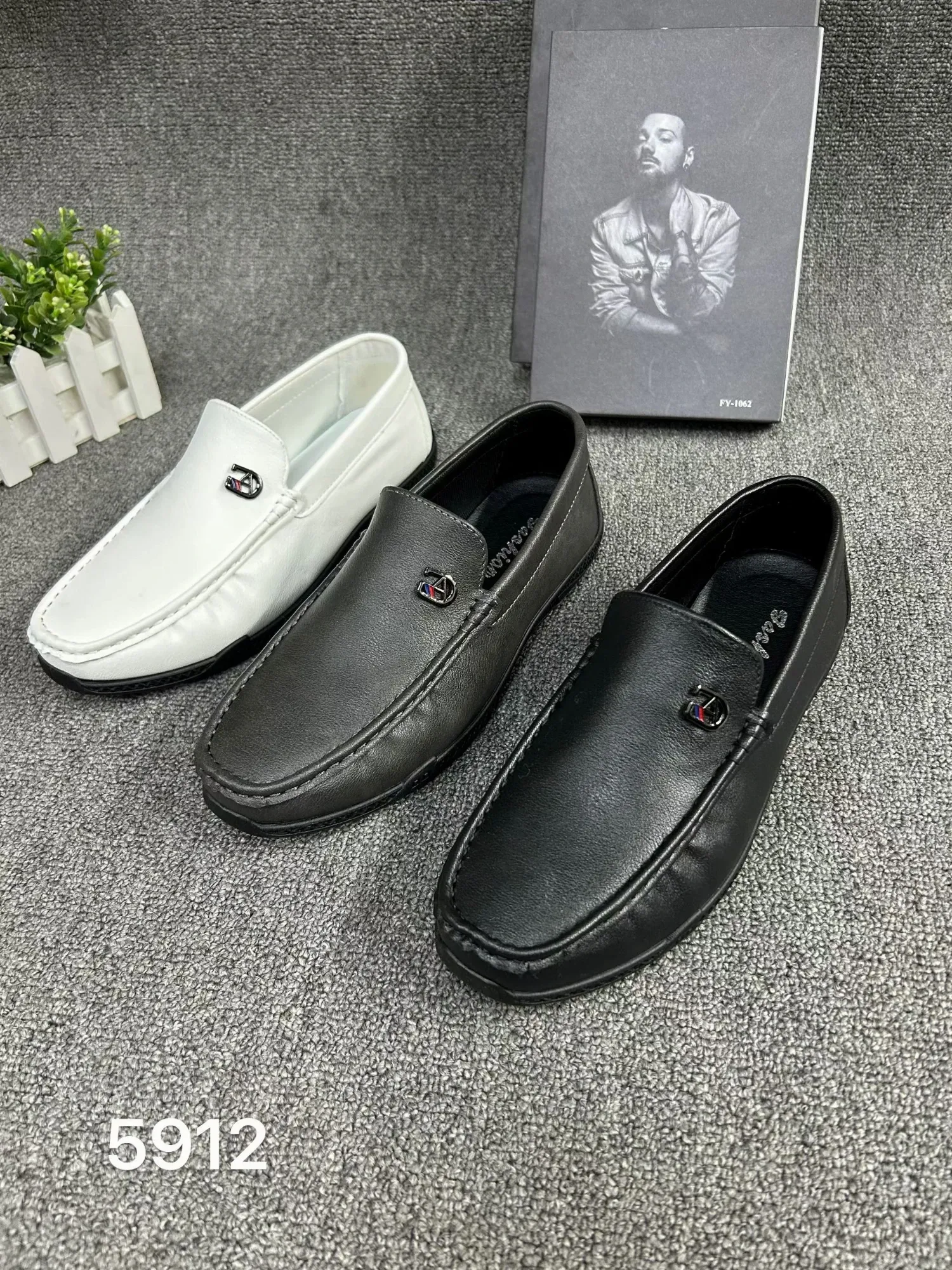 Giầy da nam 5912 mk đen H19 T8 size43
