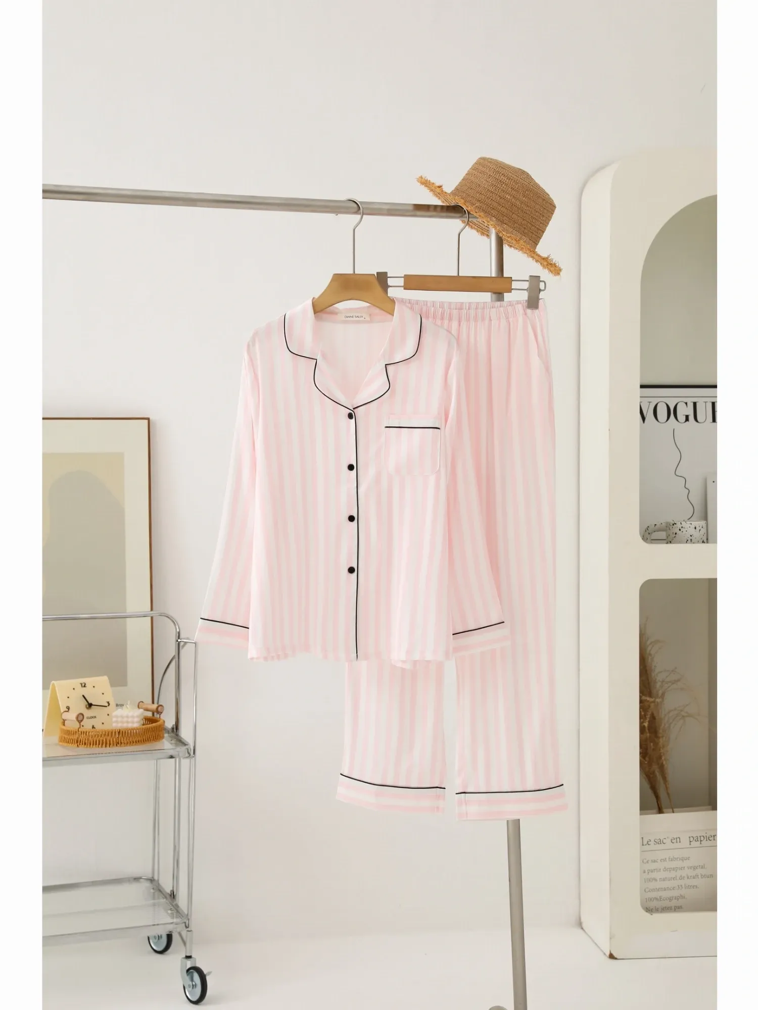 https://sieuthithanhdo.vn/images/products/thoi_trang/anhthoitranggoss/thu%20đông/C%20Trang%20quần/18%20(%205%20mã%20chưa%20có%20ảnh%20)/Q074061/original/Q074061_2.webp