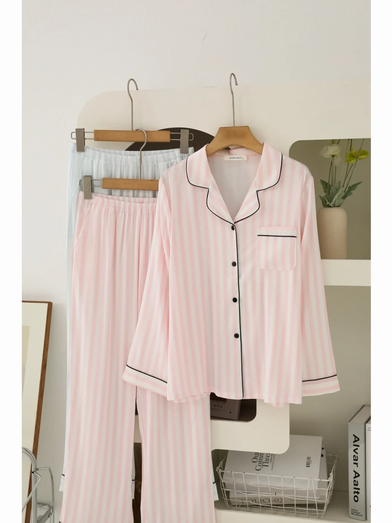 https://sieuthithanhdo.vn/images/products/thoi_trang/anhthoitranggoss/thu%20đông/C%20Trang%20quần/18%20(%205%20mã%20chưa%20có%20ảnh%20)/Q074061/original/Q074061_4.webp