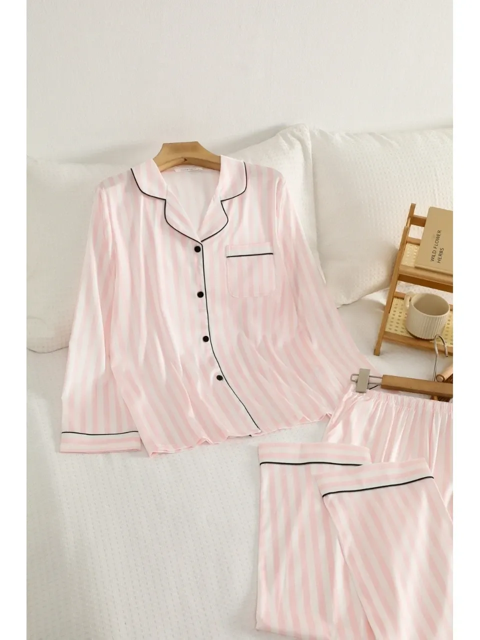 https://sieuthithanhdo.vn/images/products/thoi_trang/anhthoitranggoss/thu%20đông/C%20Trang%20quần/18%20(%205%20mã%20chưa%20có%20ảnh%20)/Q074061/original/Q074061_7.webp