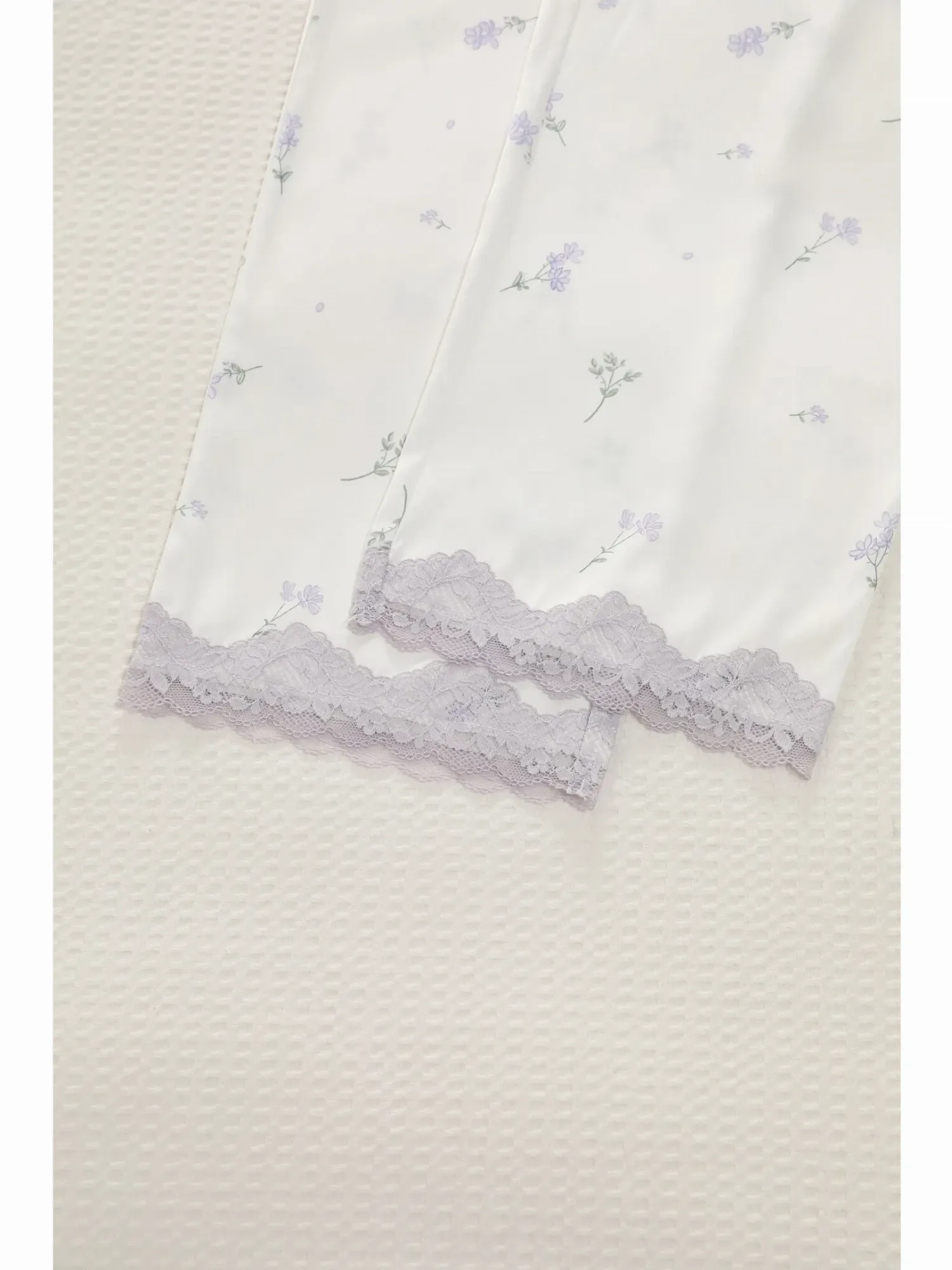 https://sieuthithanhdo.vn/images/products/thoi_trang/anhthoitranggoss/thu%20đông/C%20Trang%20quần/18%20(%205%20mã%20chưa%20có%20ảnh%20)/Q074063/original/Q074063_4.webp