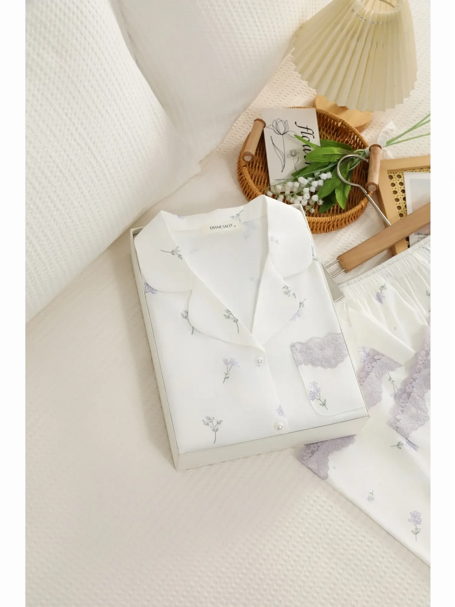 Bộ quần áo nữ dài tay lụa 9774 Trắng  F   QC.Đ18