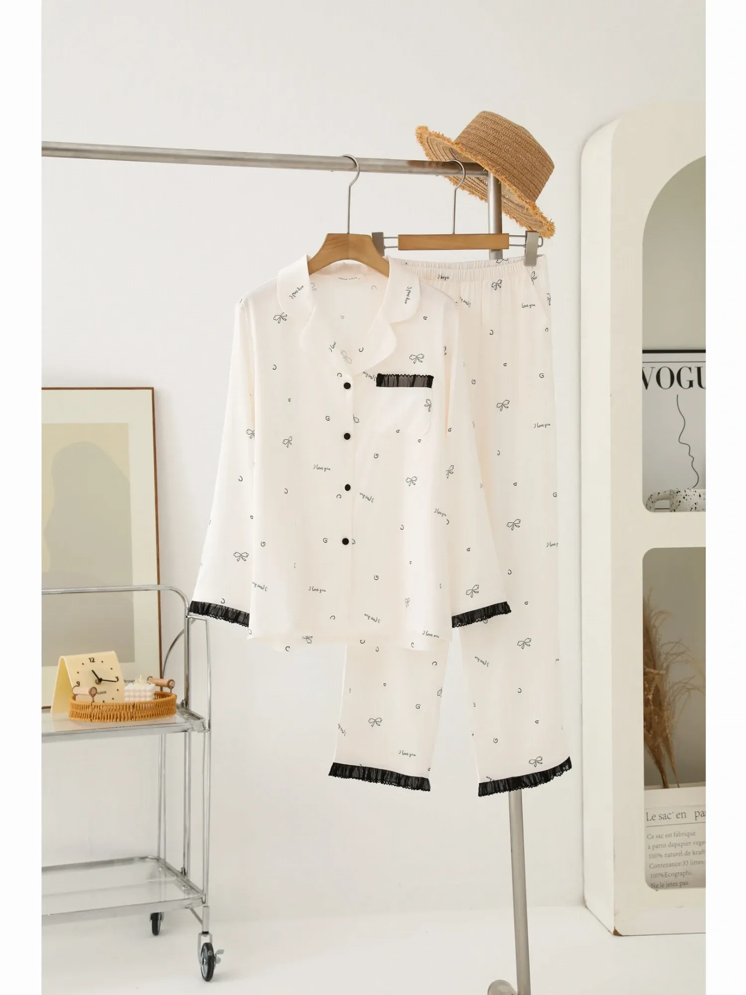 https://sieuthithanhdo.vn/images/products/thoi_trang/anhthoitranggoss/thu%20đông/C%20Trang%20quần/18%20(%205%20mã%20chưa%20có%20ảnh%20)/Q074067/original/Q074067_2.webp