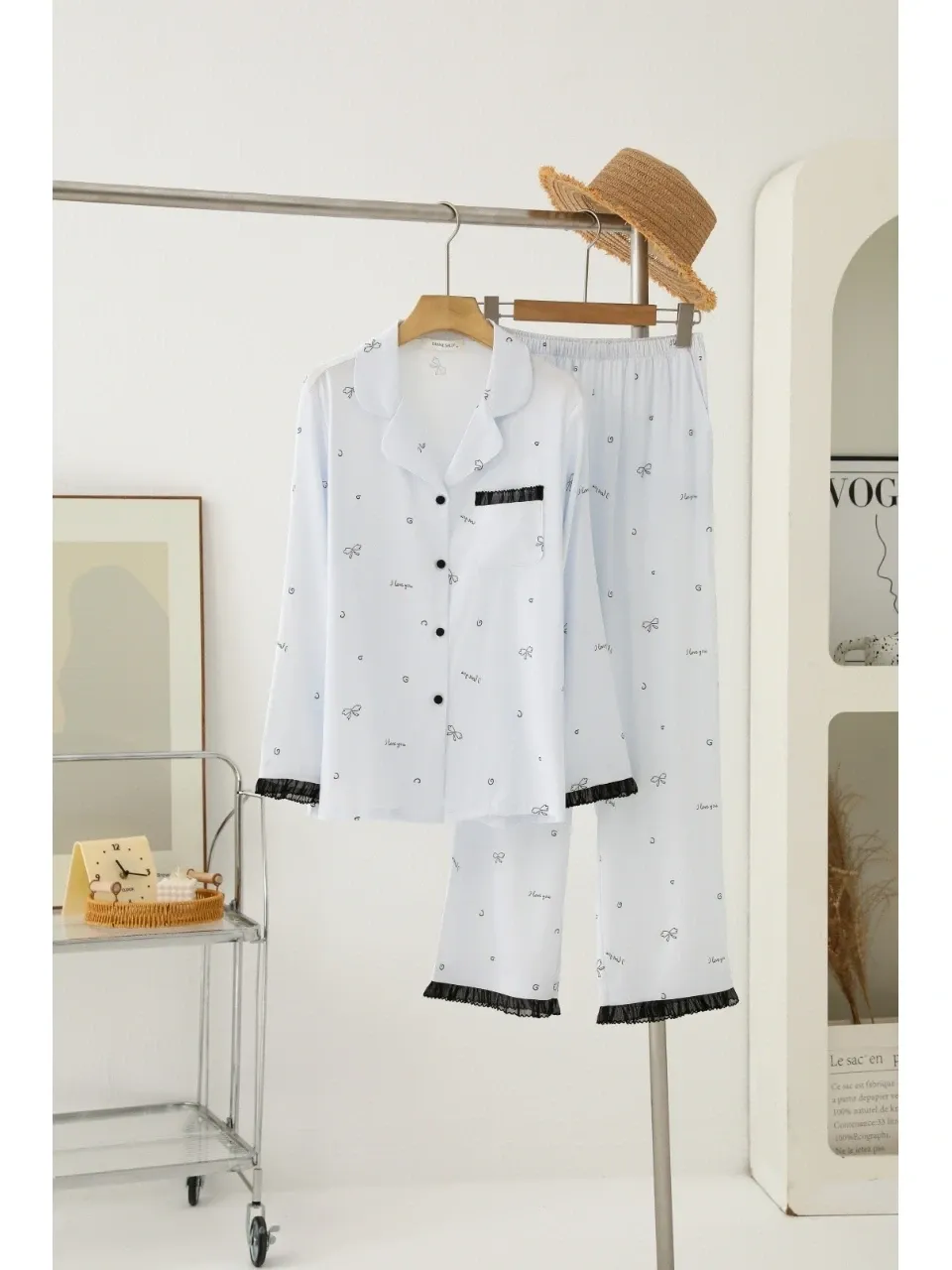 https://sieuthithanhdo.vn/images/products/thoi_trang/anhthoitranggoss/thu%20đông/C%20Trang%20quần/18%20(%205%20mã%20chưa%20có%20ảnh%20)/Q074067/original/Q074067_3.webp