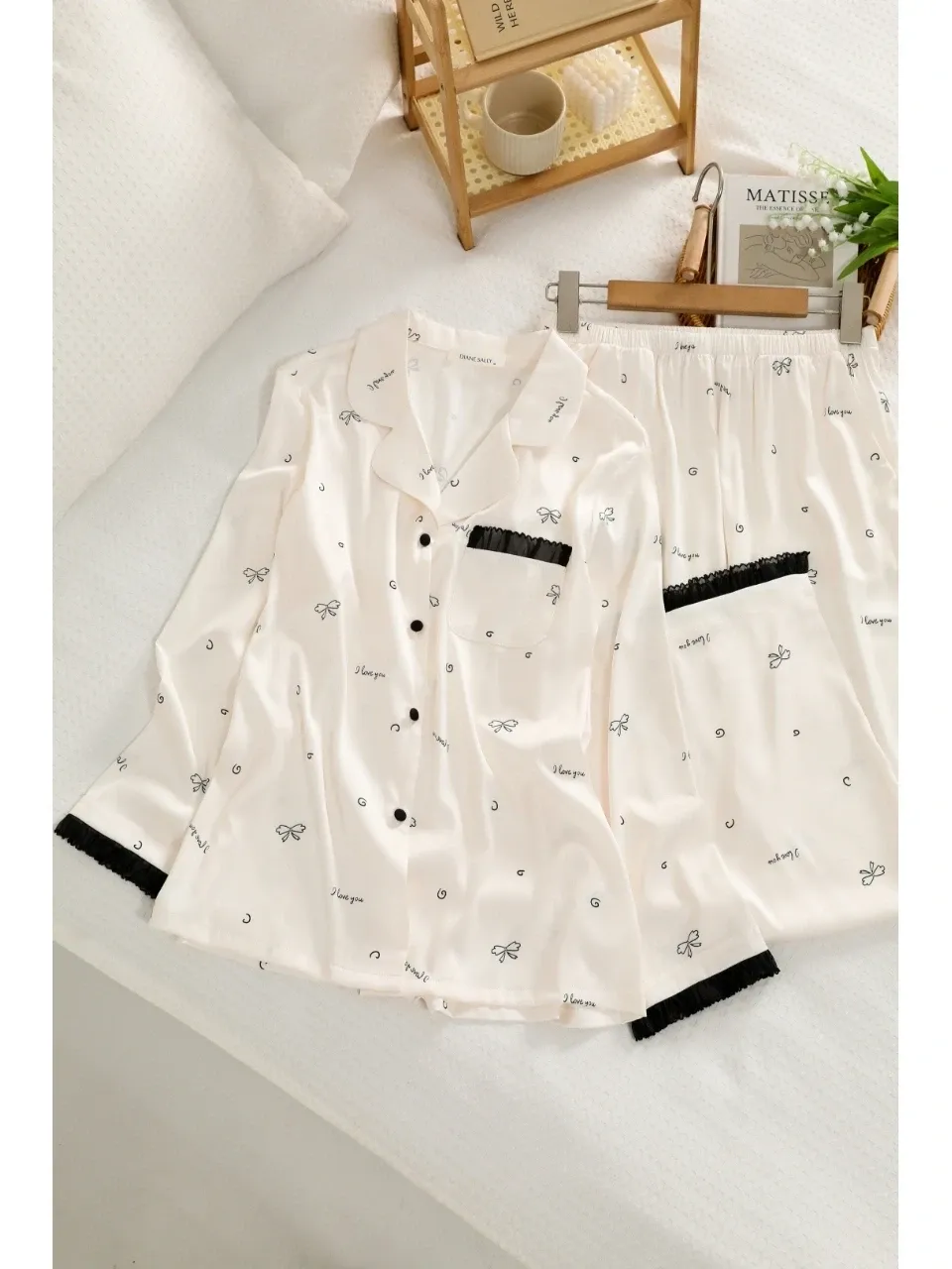 https://sieuthithanhdo.vn/images/products/thoi_trang/anhthoitranggoss/thu%20đông/C%20Trang%20quần/18%20(%205%20mã%20chưa%20có%20ảnh%20)/Q074067/original/Q074067_6.webp