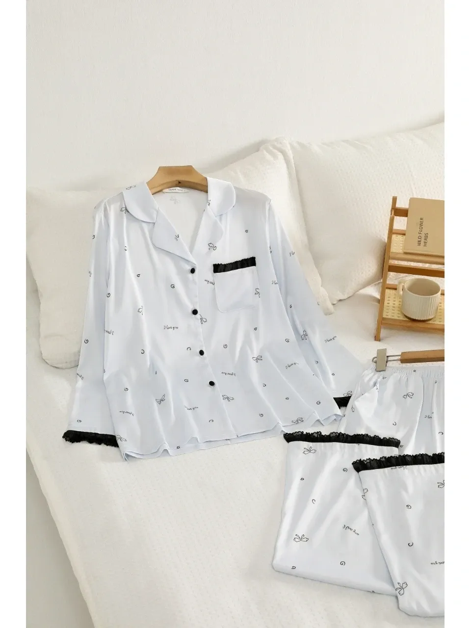 https://sieuthithanhdo.vn/images/products/thoi_trang/anhthoitranggoss/thu%20đông/C%20Trang%20quần/18%20(%205%20mã%20chưa%20có%20ảnh%20)/Q074067/original/Q074067_7.webp