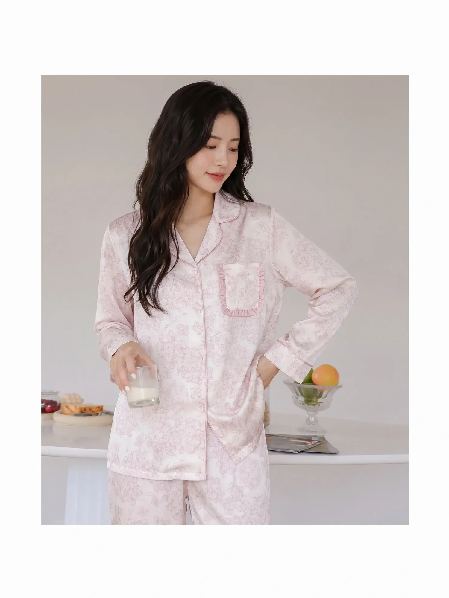 https://sieuthithanhdo.vn/images/products/thoi_trang/anhthoitranggoss/thu%20đông/C%20Trang%20quần/18%20(%205%20mã%20chưa%20có%20ảnh%20)/Q074082/original/Q074082_8.webp