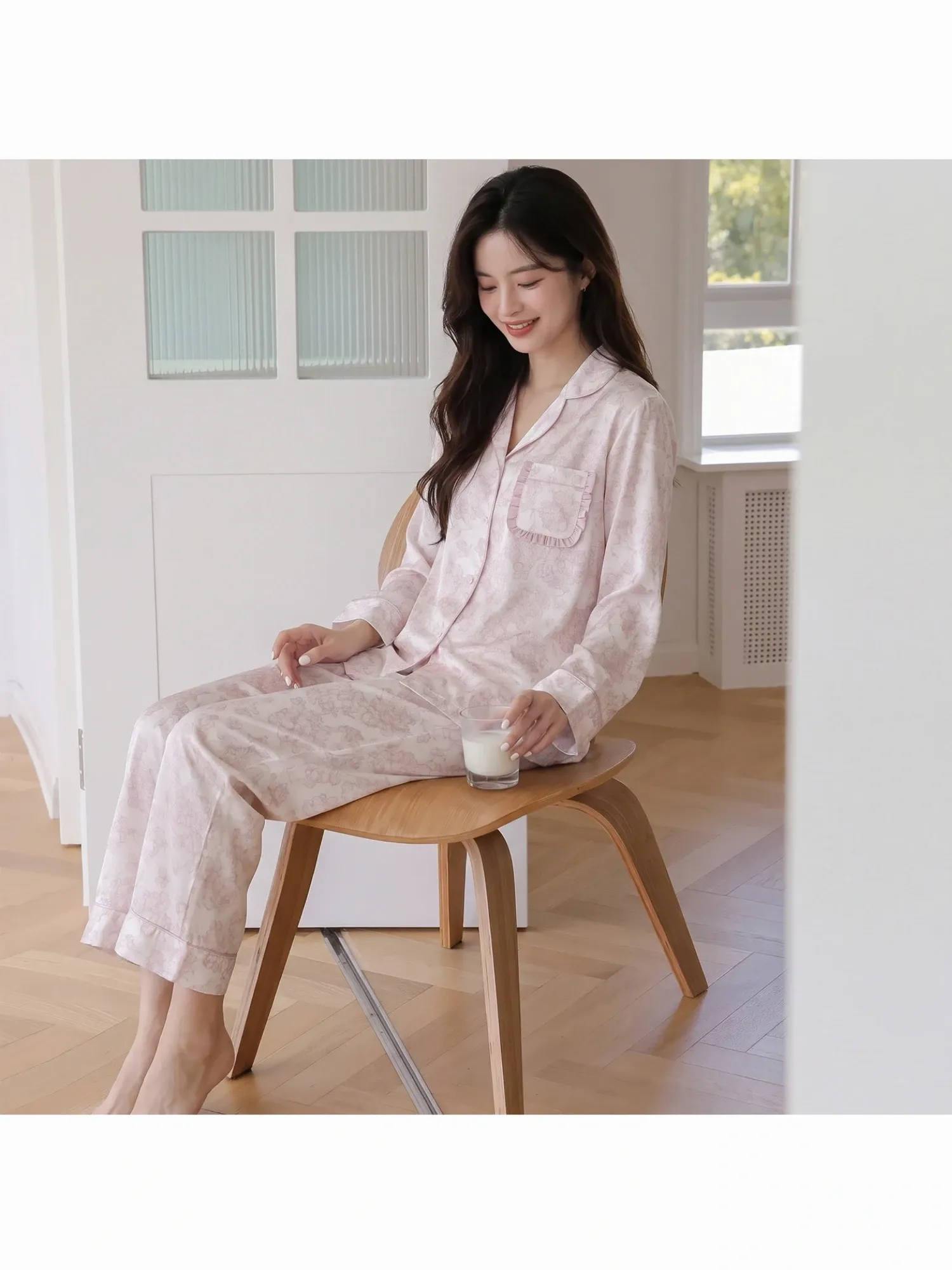 Bộ quần áo nữ dài tay lụa 6702 Kem  F   QC.Đ18