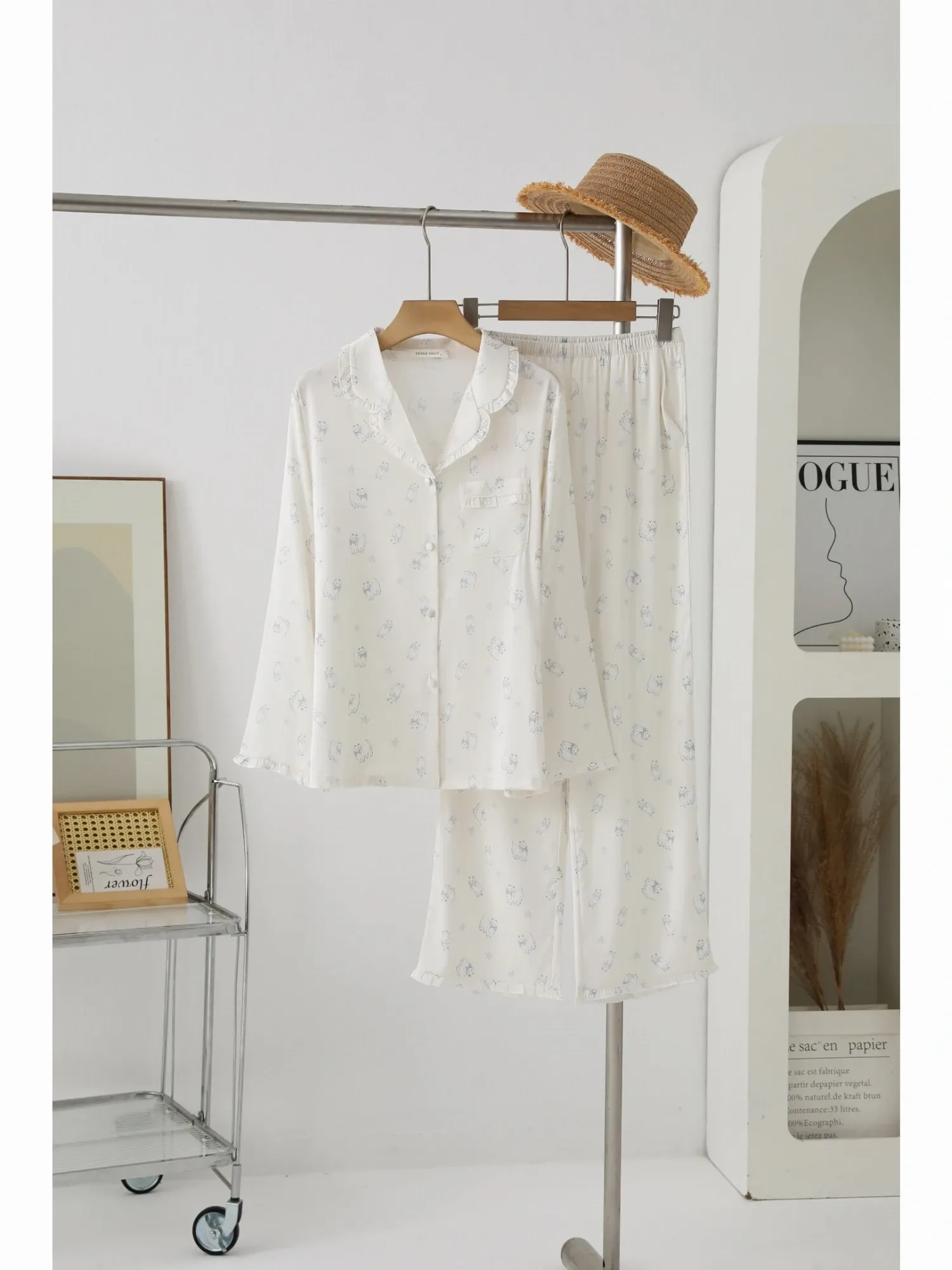 https://sieuthithanhdo.vn/images/products/thoi_trang/anhthoitranggoss/thu%20đông/C%20Trang%20quần/18%20(%205%20mã%20chưa%20có%20ảnh%20)/Q074088/original/Q074088_4.webp